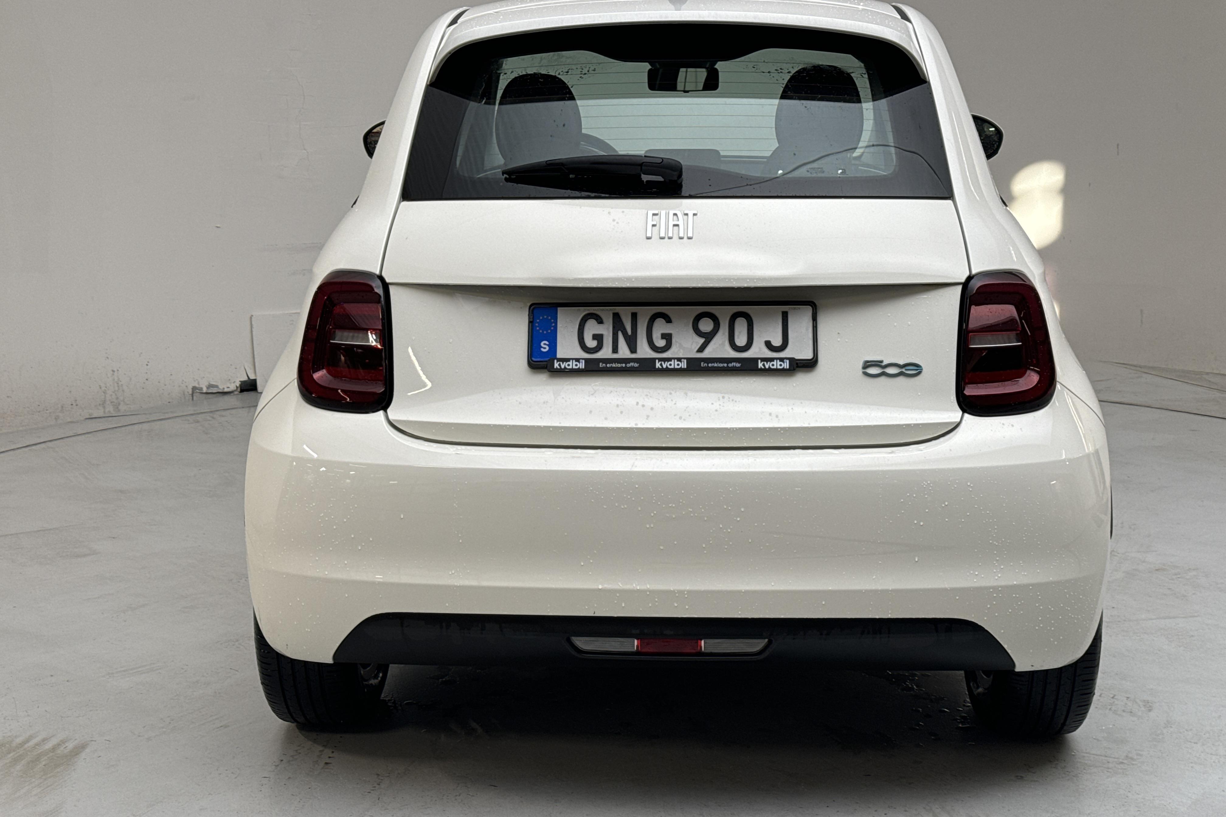 Fiat 500e 23.7 kWh (95hk) - 23 850 km - Automaattinen - valkoinen - 2022