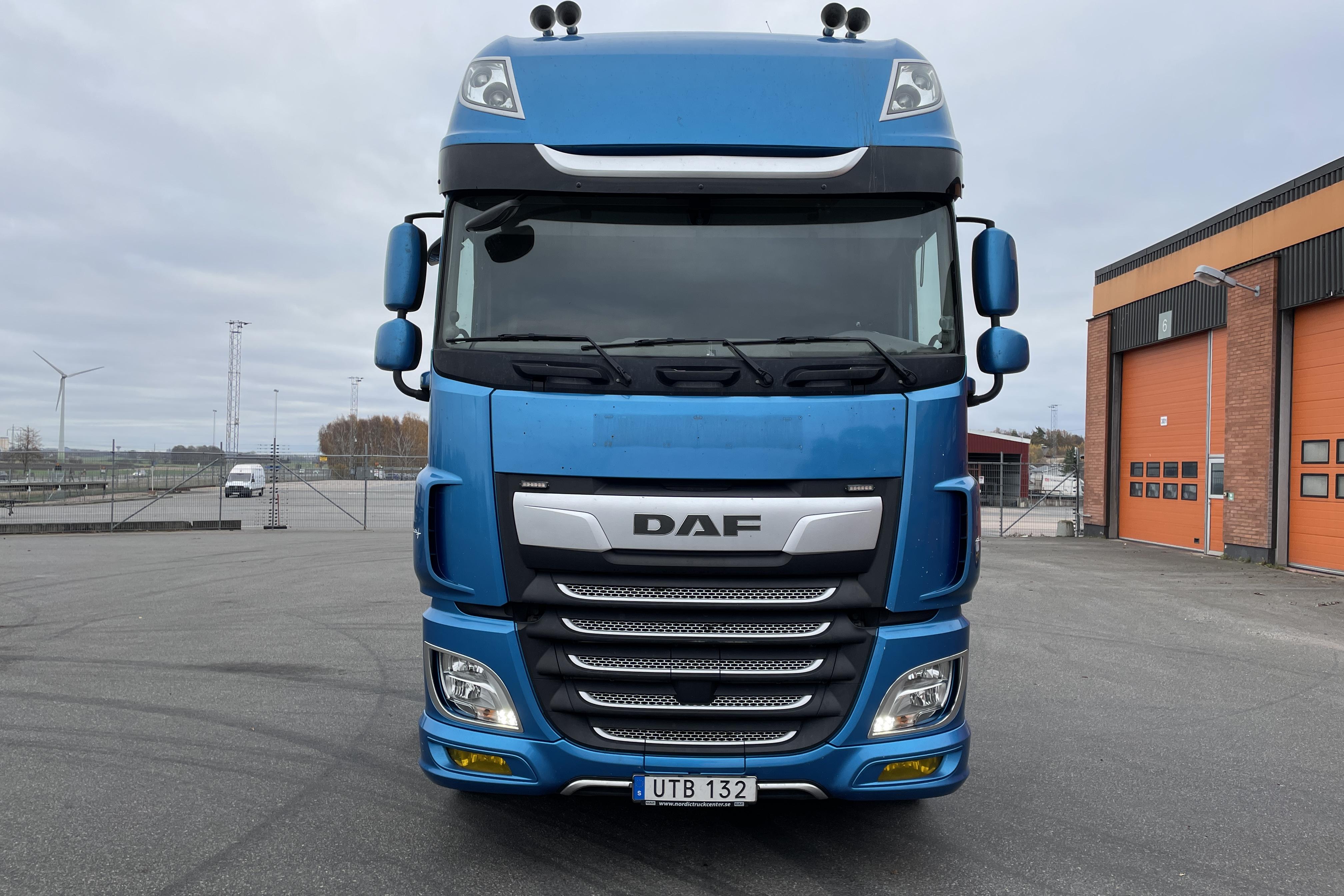 DAF FTS XF530Z - 412 751 km - Automat - blå - 2018