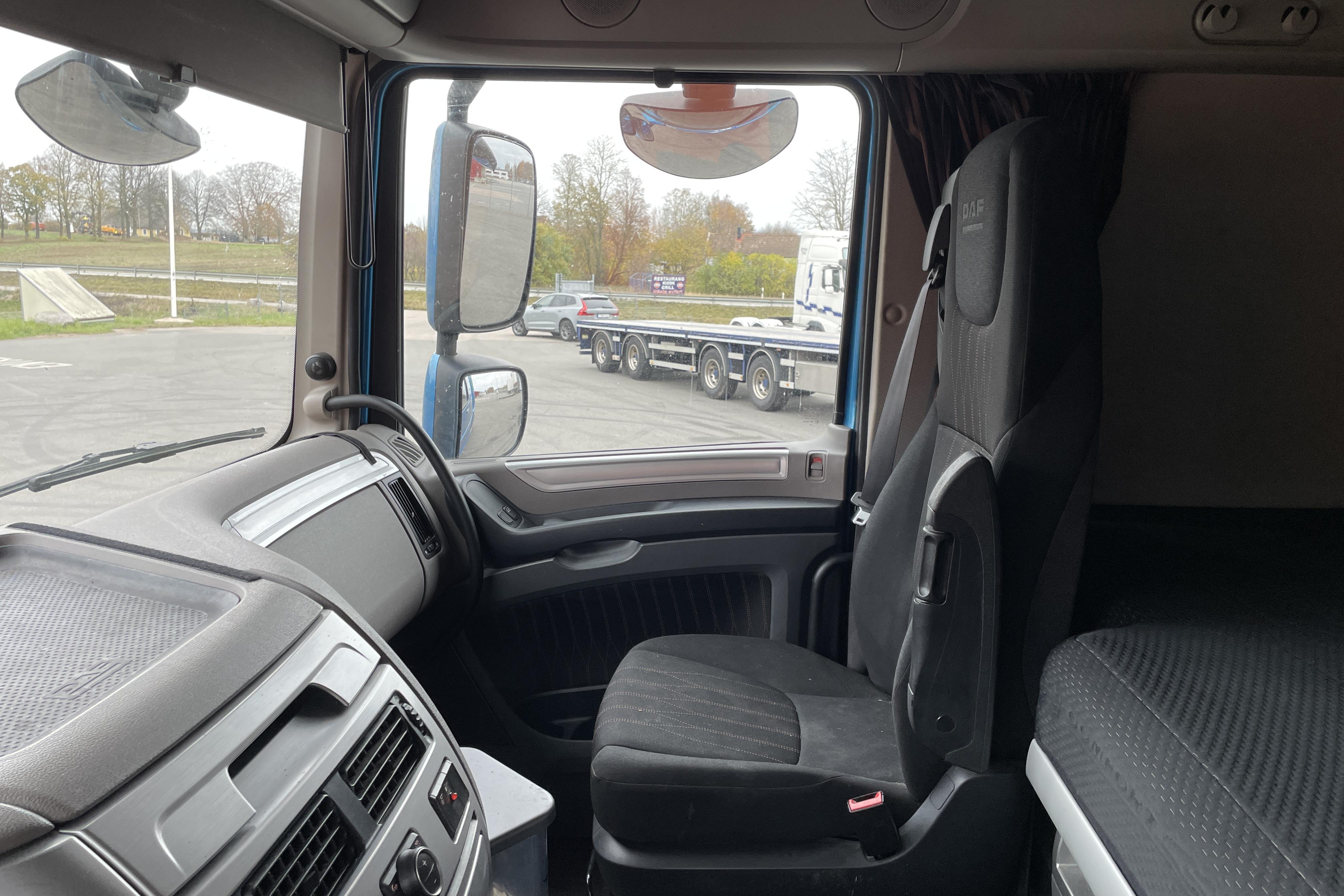 DAF FTS XF530Z - 412 751 km - Automat - blå - 2018