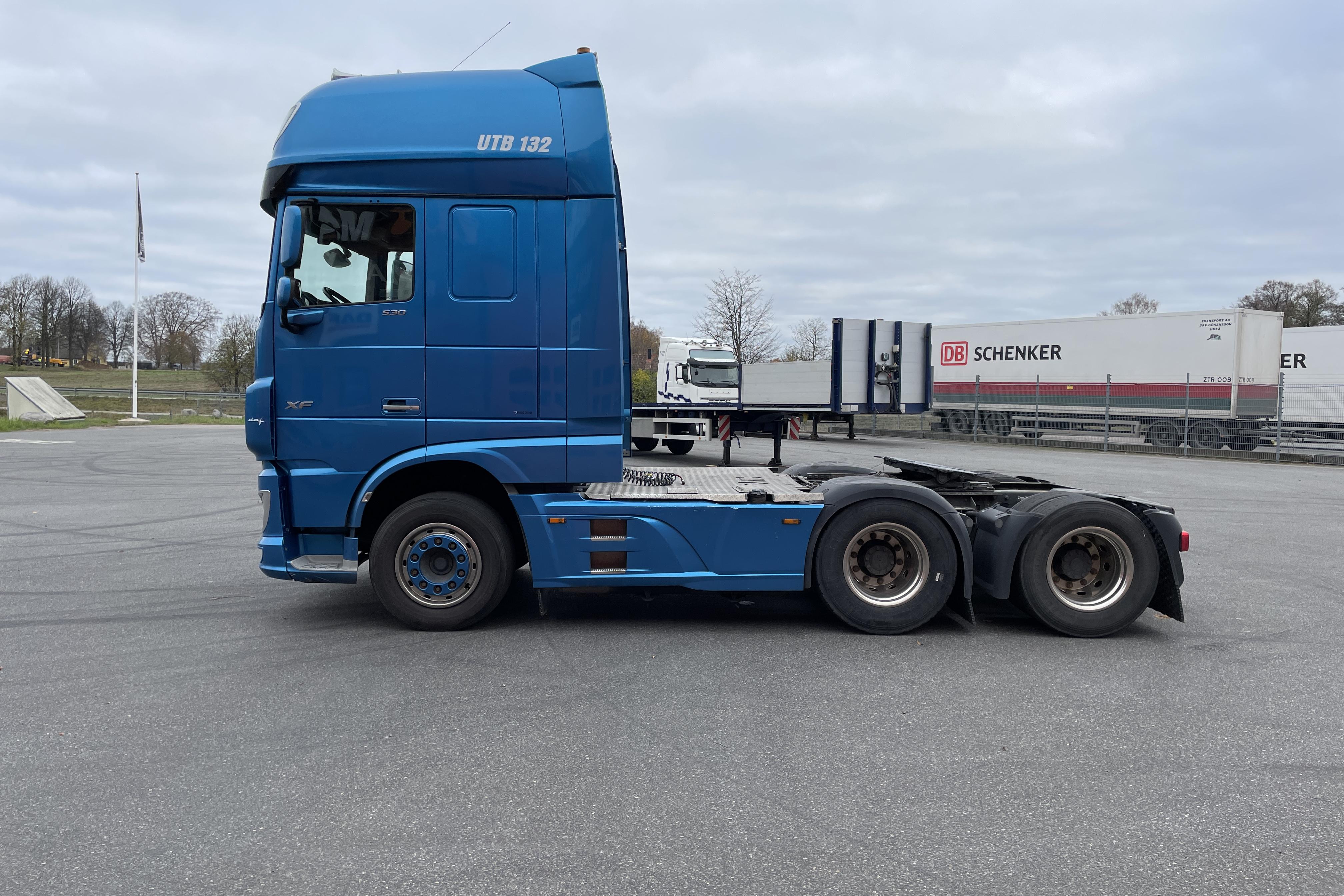 DAF FTS XF530Z - 412 751 km - Automat - blå - 2018