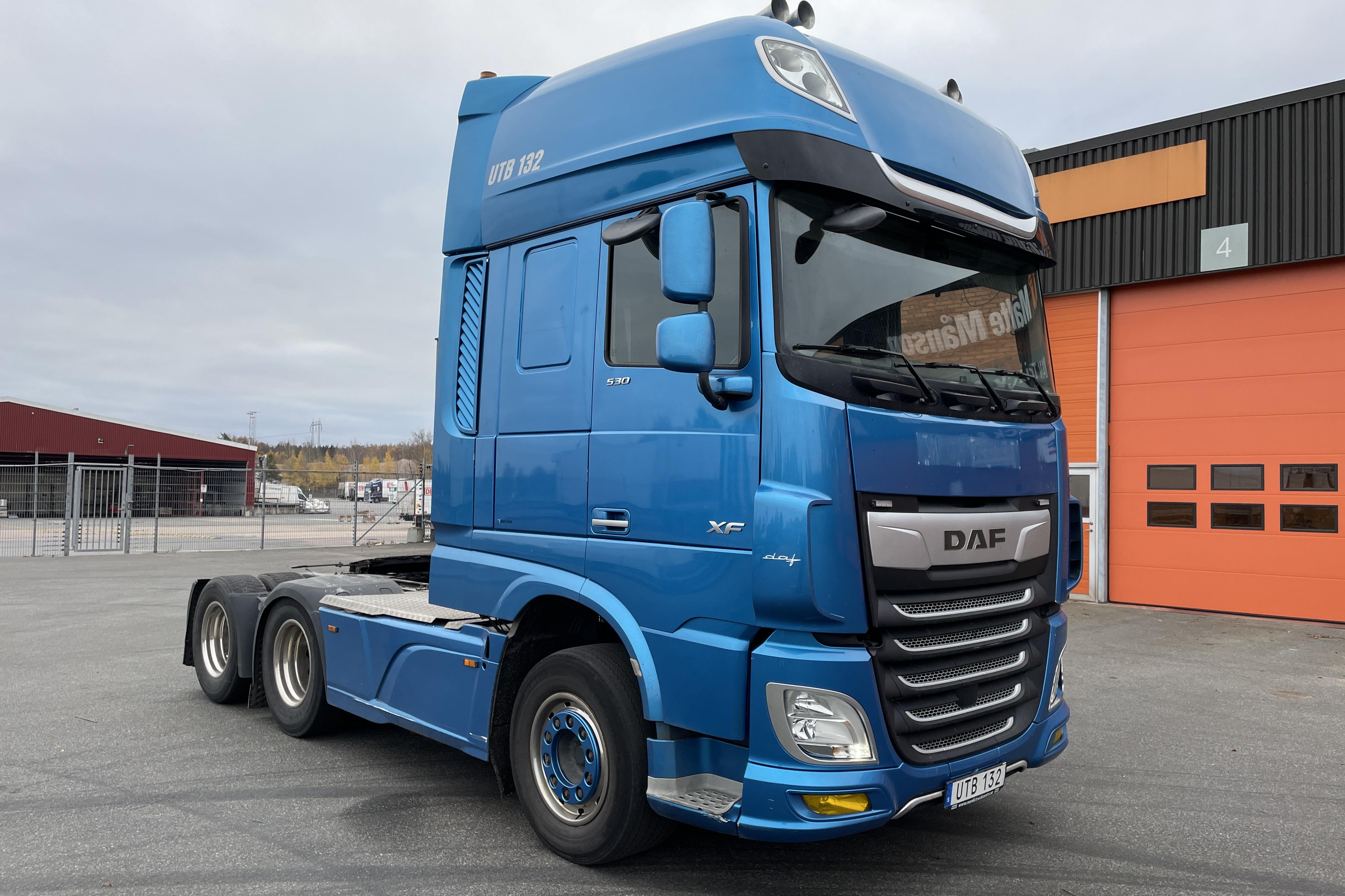 DAF FTS XF530Z - 412 751 km - Automat - blå - 2018