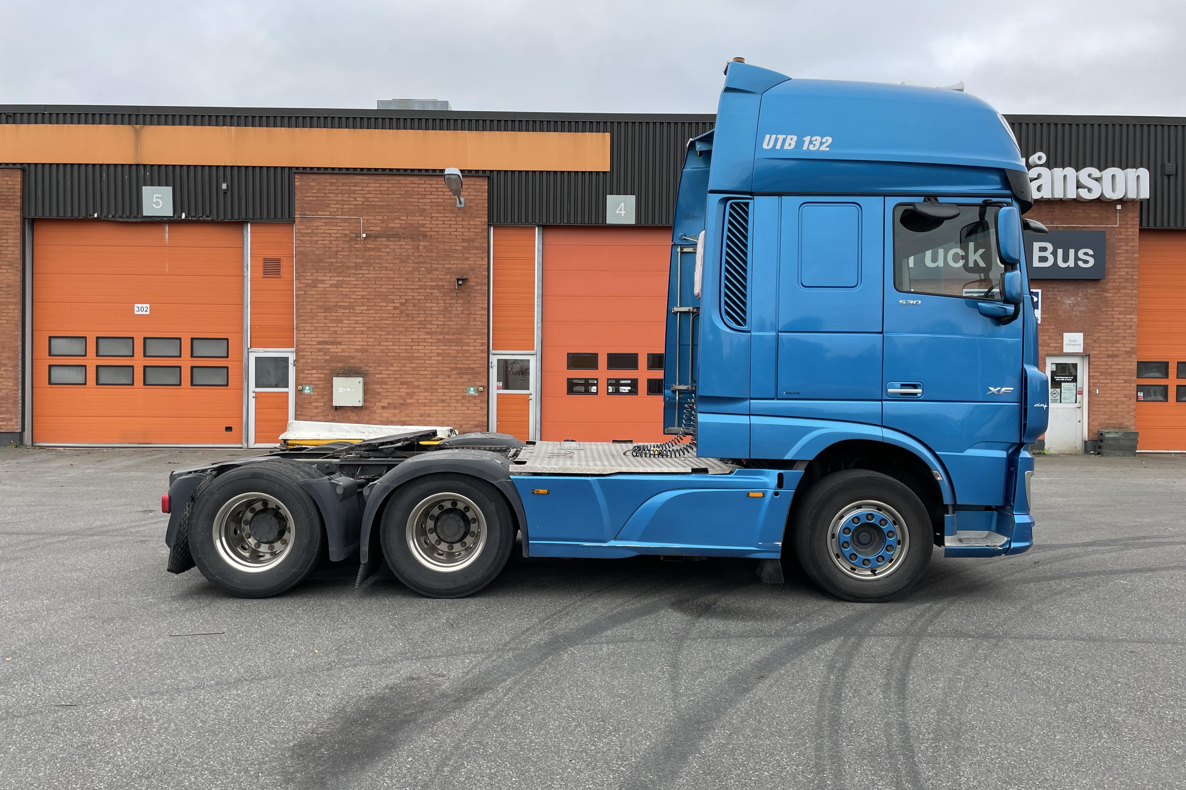 DAF FTS XF530Z - 412 751 km - Automat - blå - 2018