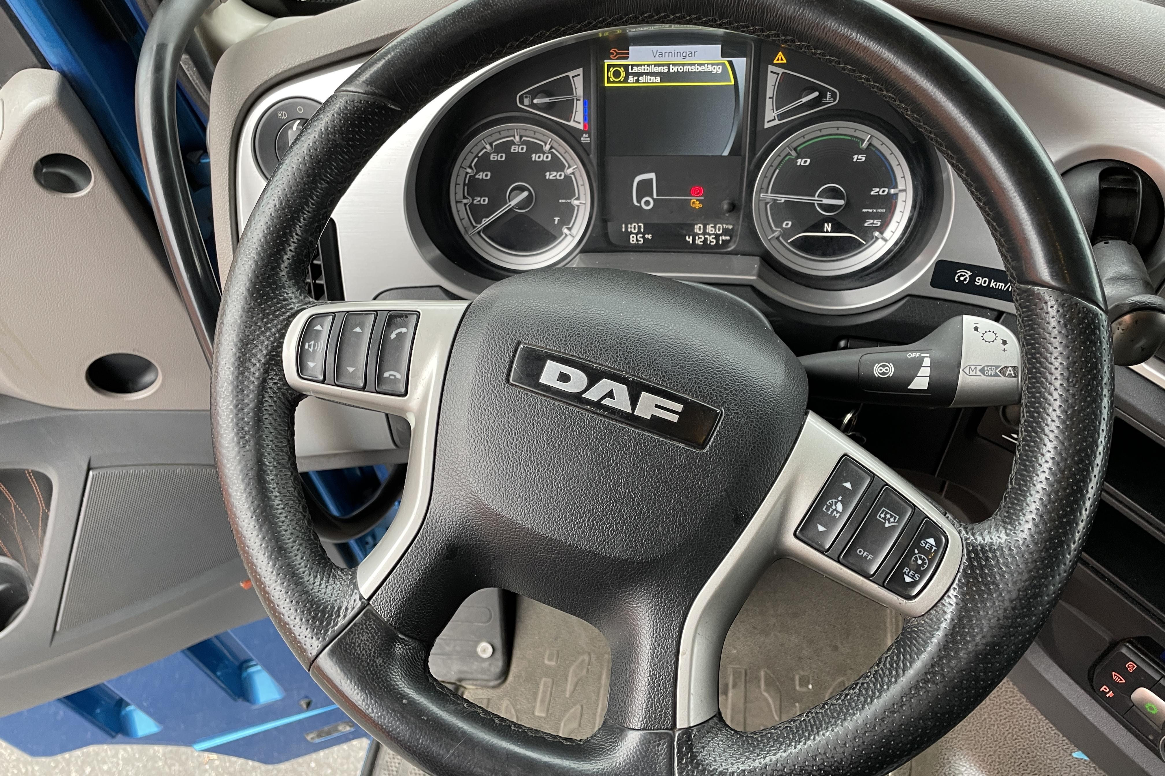 DAF FTS XF530Z - 412 751 km - Automat - blå - 2018