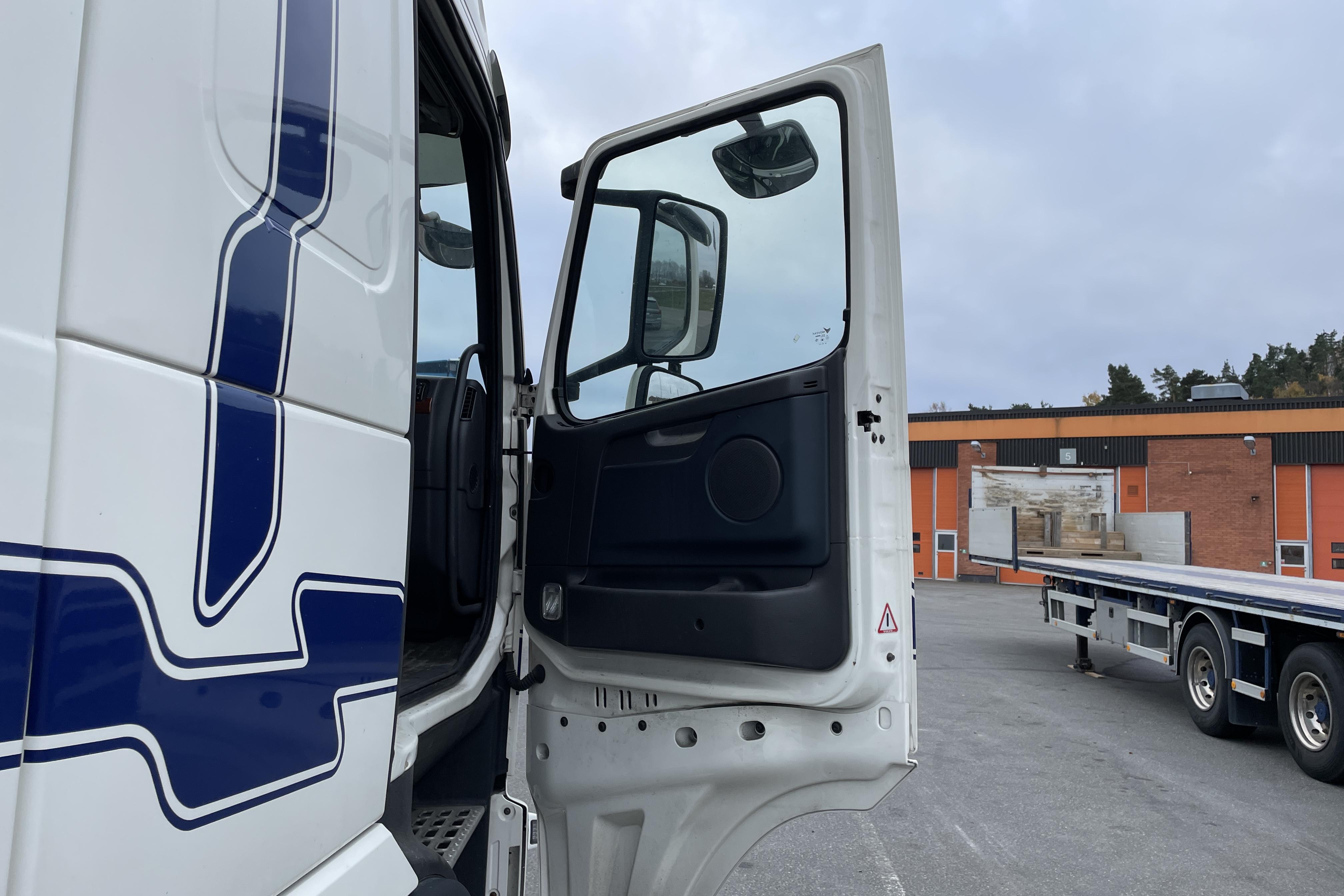 Volvo FH550 - 536 093 km - Automat - vit - 2012