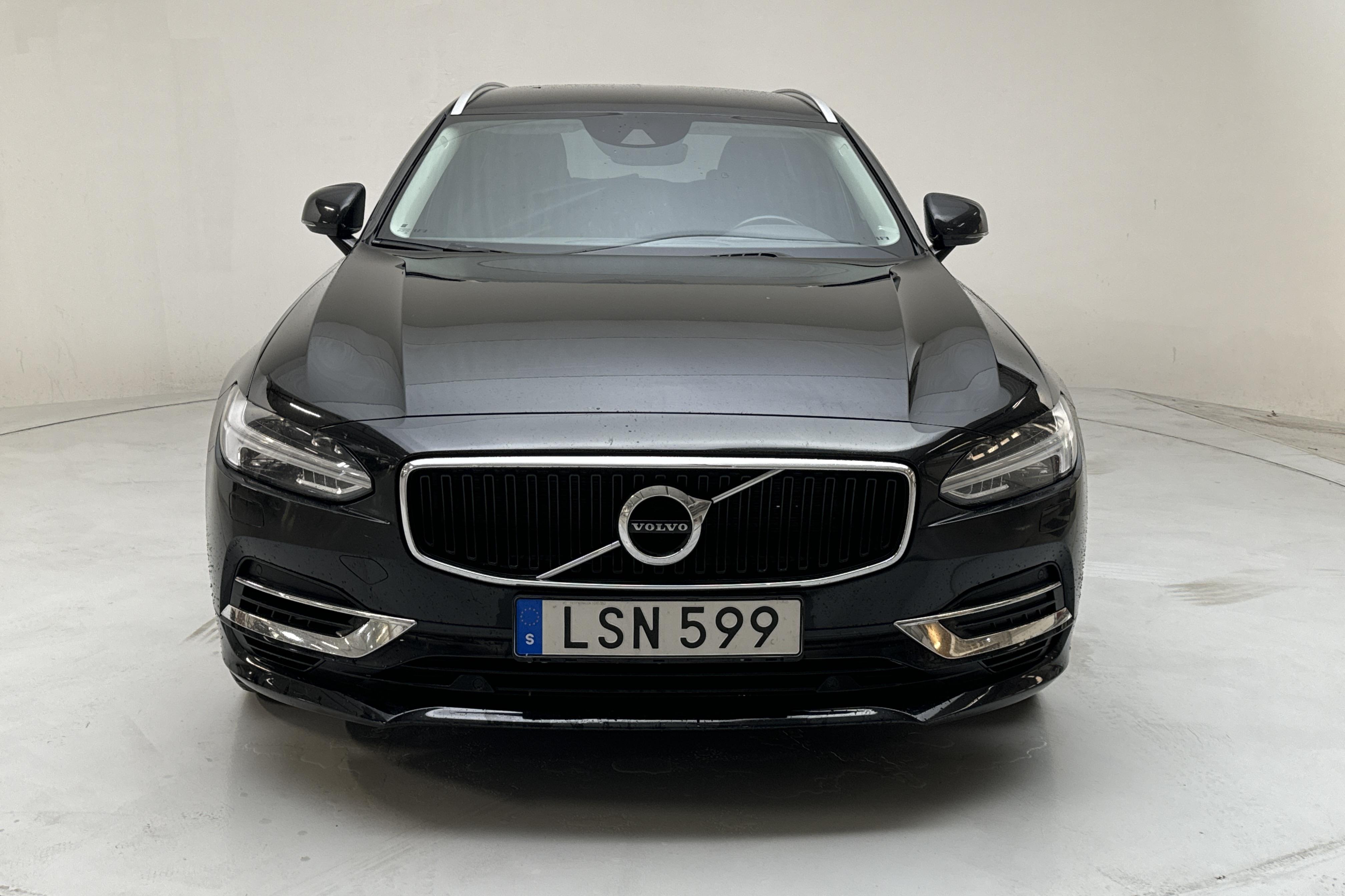 Volvo V90 T8 AWD Twin Engine (390hk) - 13 035 mil - Automat - svart - 2019