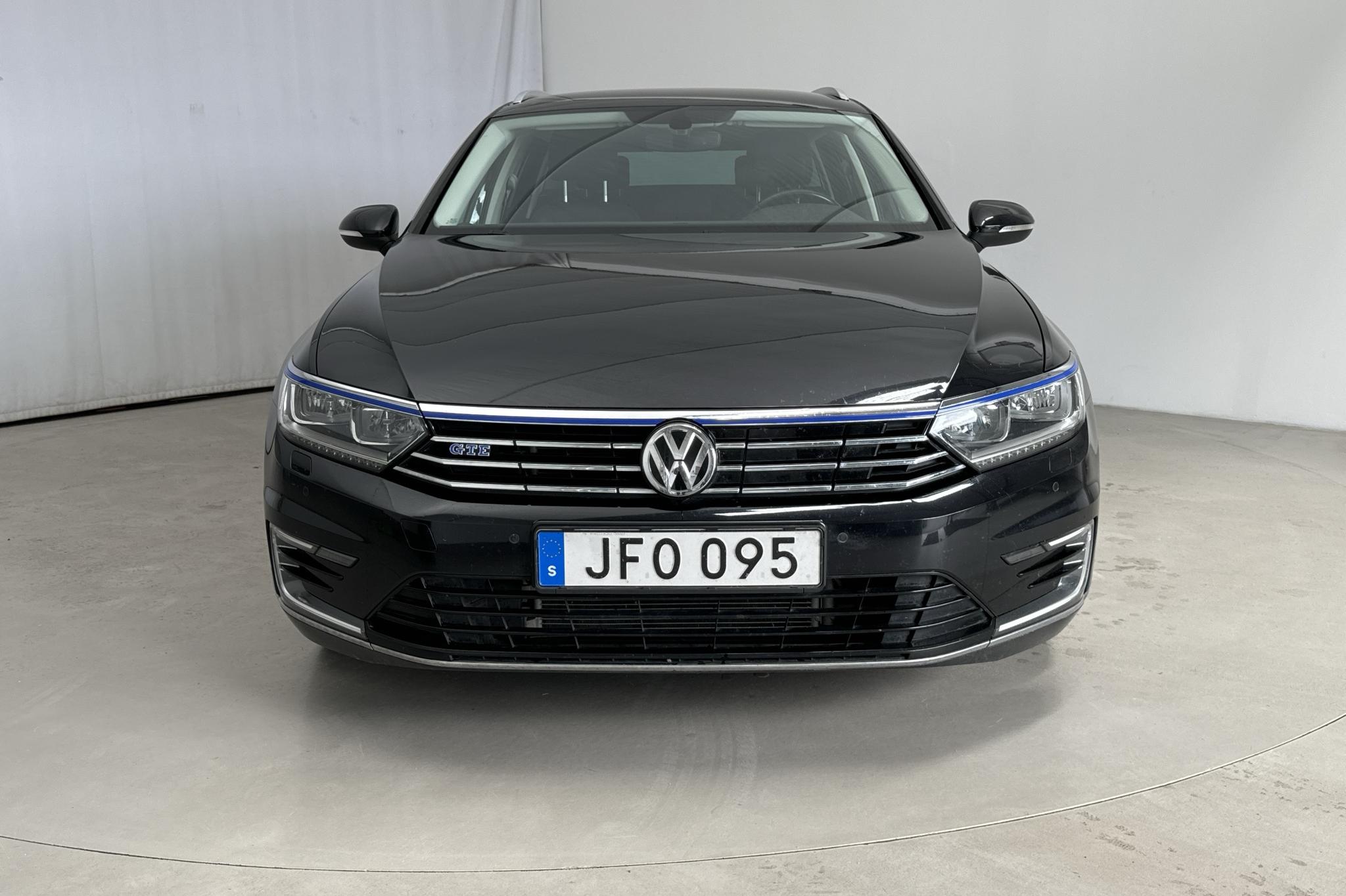 VW Passat 1.4 Plug-in-Hybrid Sportscombi (218hk) - 153 310 km - Automatic - black - 2016