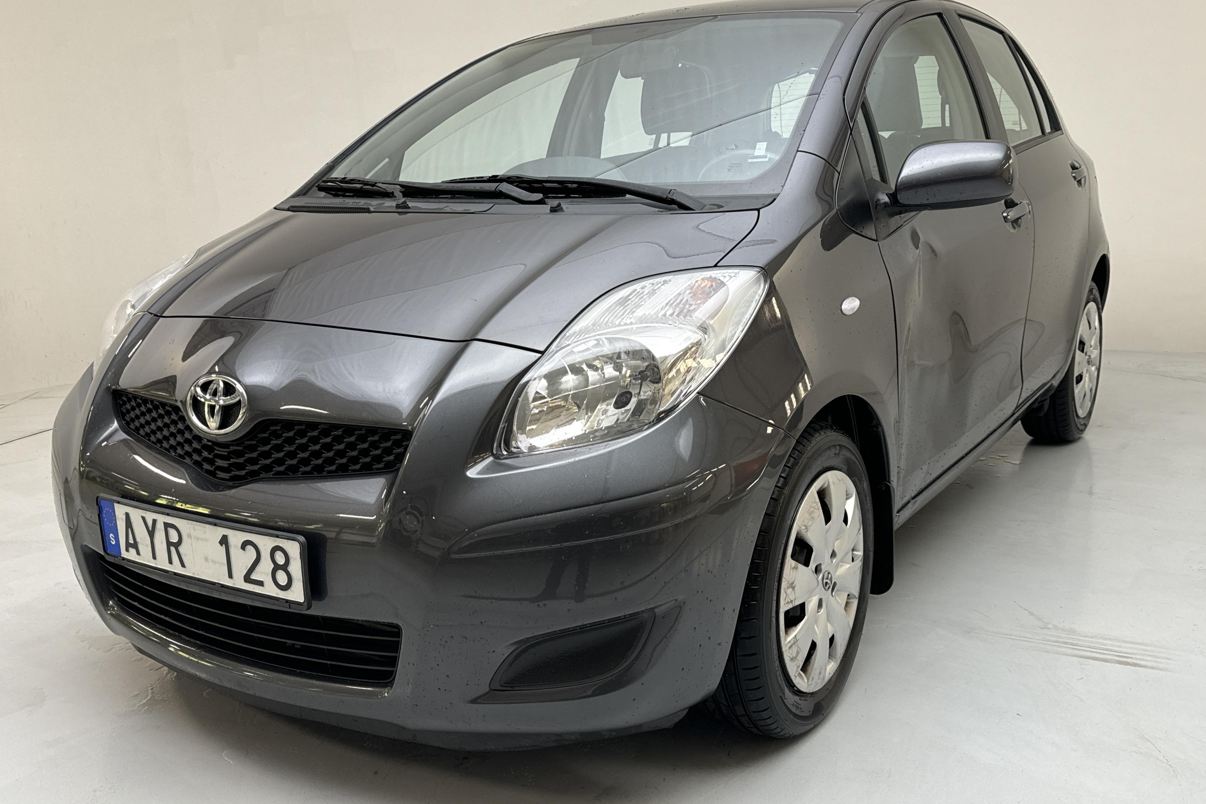 Toyota Yaris 1.33 5dr (100hk) - 107 260 km - Manual - Dark Grey - 2009