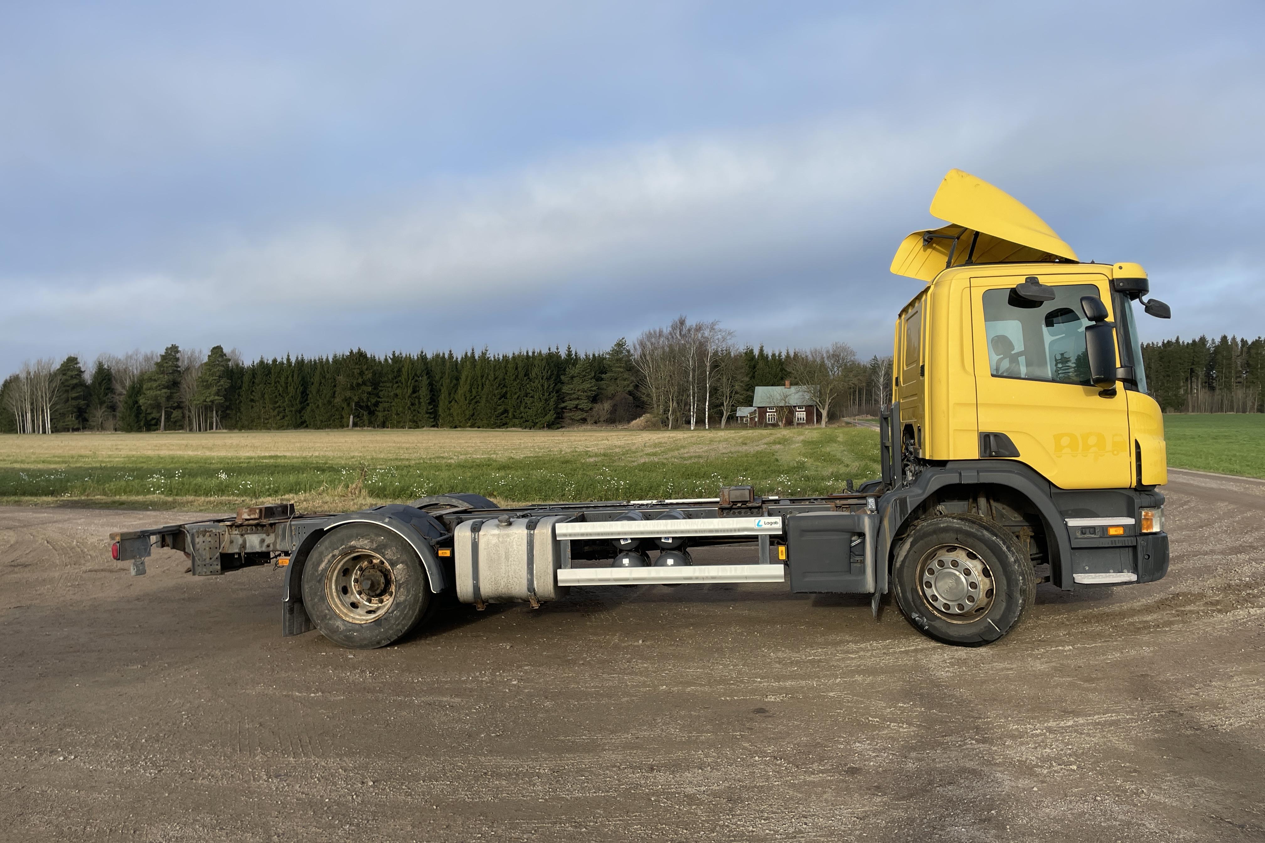 Scania P360LB4X2MNB - 743 586 km - Automat - gul - 2010