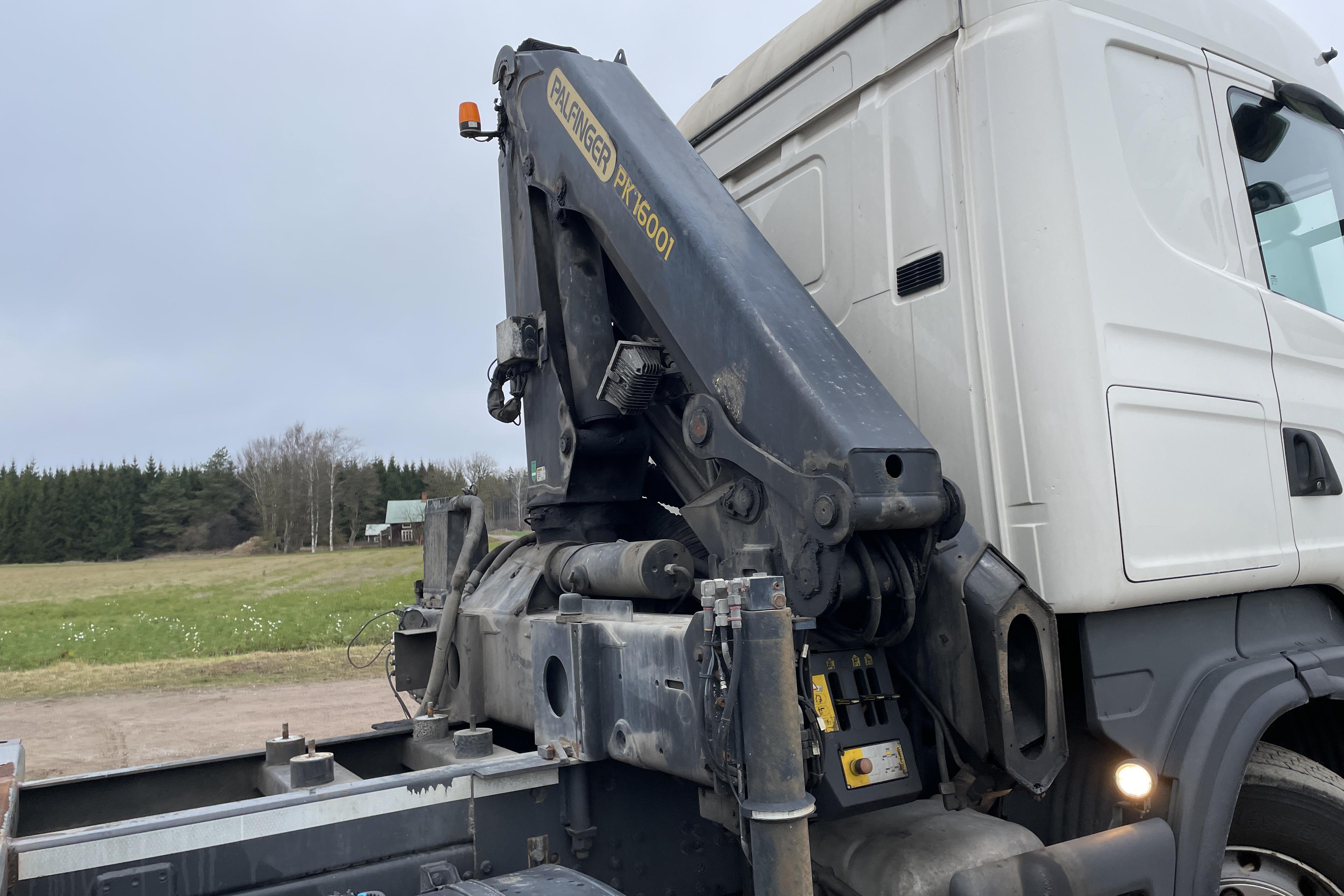 Scania R480 Kranbil med växelflaksram - 470 922 km - Manual - white - 2011