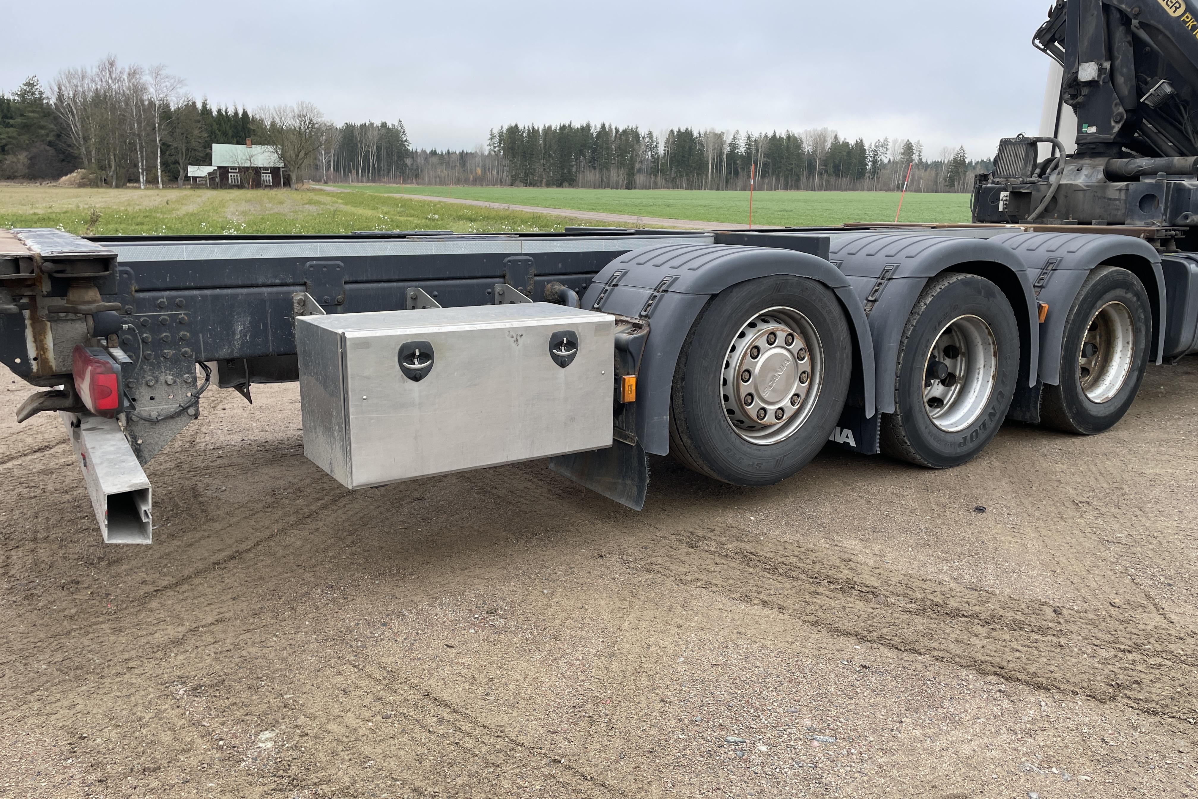 Scania R480 Kranbil med växelflaksram - 470 922 km - Manual - white - 2011