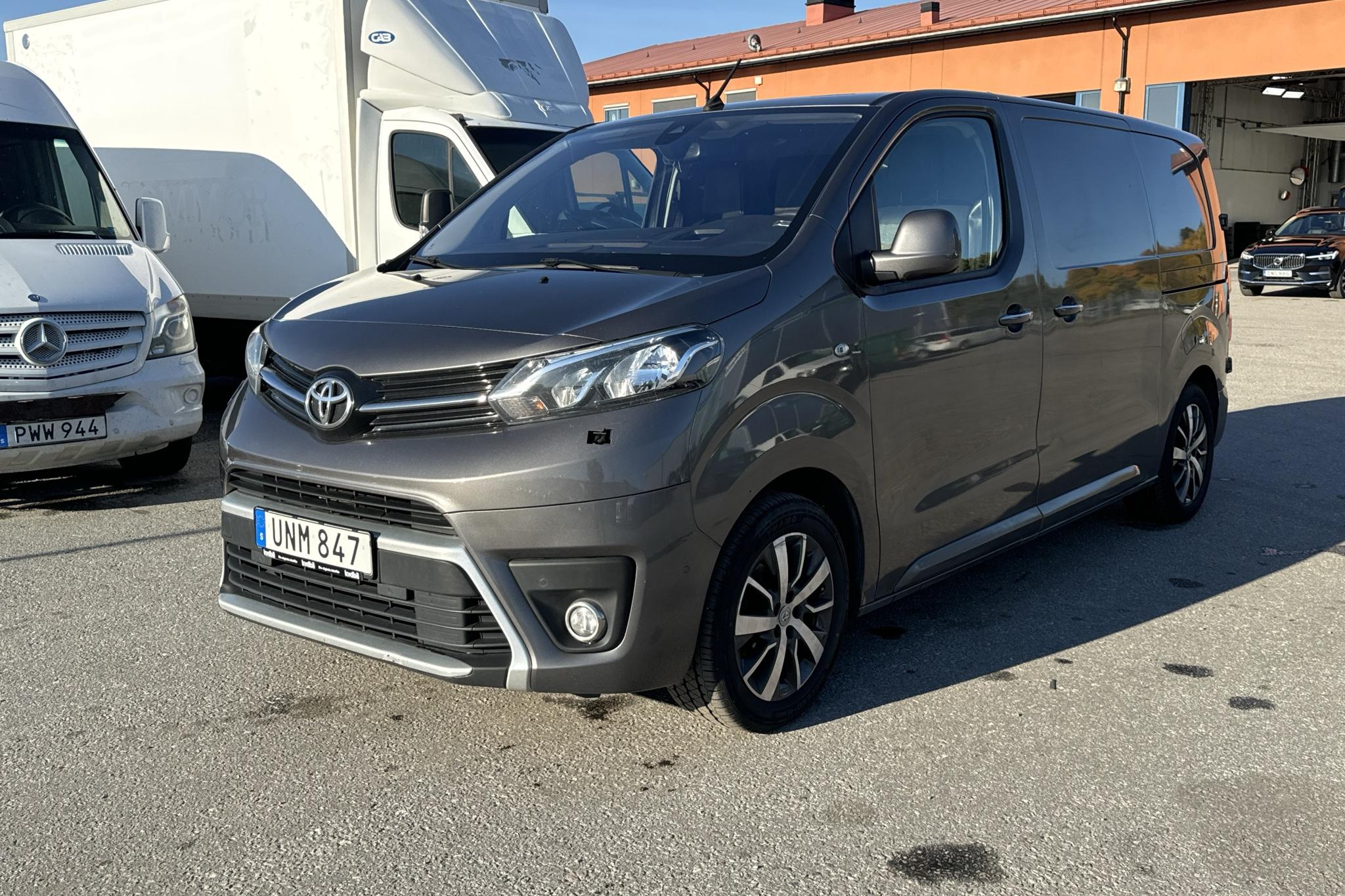 Toyota PROACE 1.6 (115hk) - 157 080 km - Manualna - Dark Grey - 2016