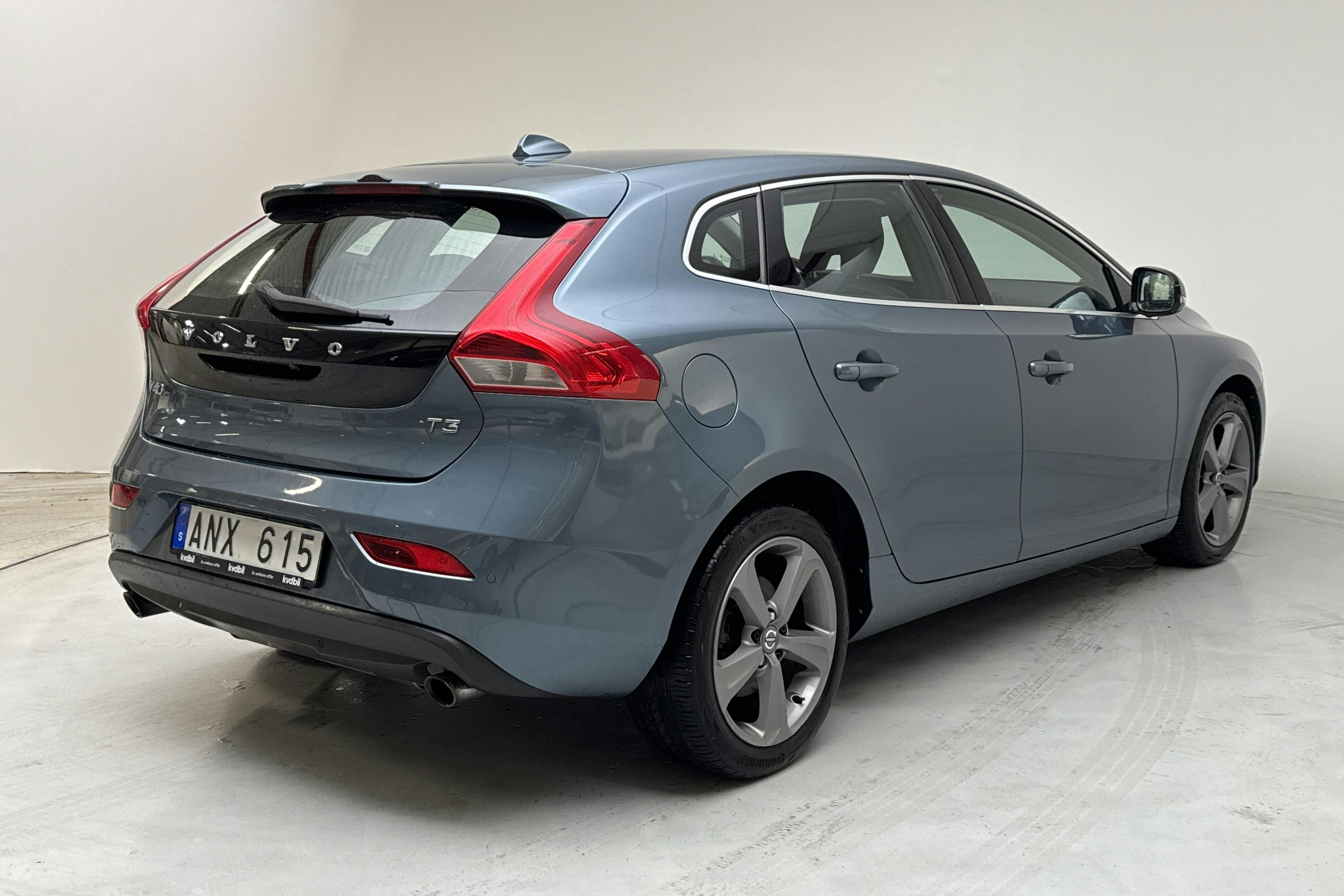 Volvo V40 T3 (150hk) - 15 208 mil - Manuell - blå - 2013