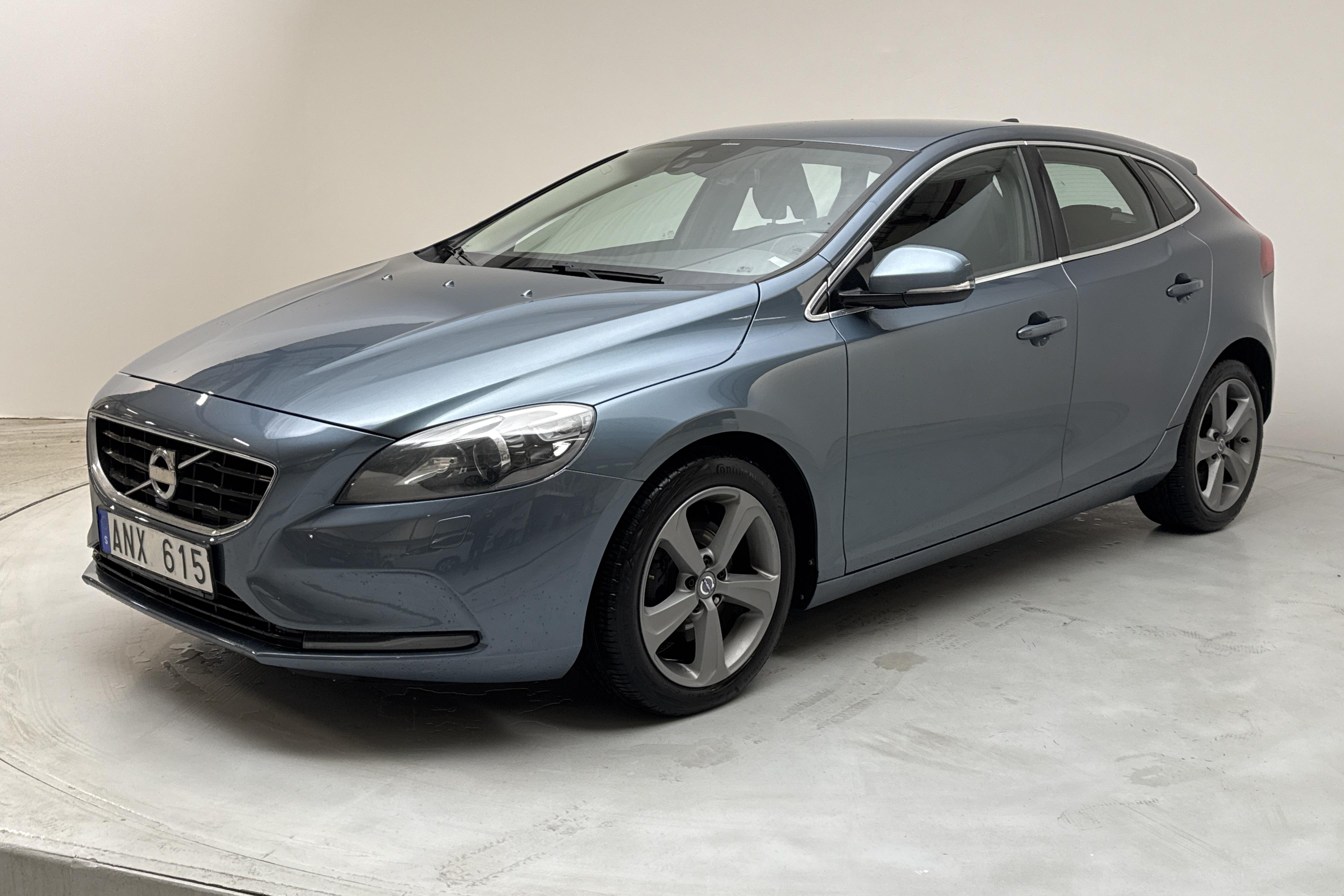 Volvo V40 T3 (150hk) - 15 208 mil - Manuell - blå - 2013