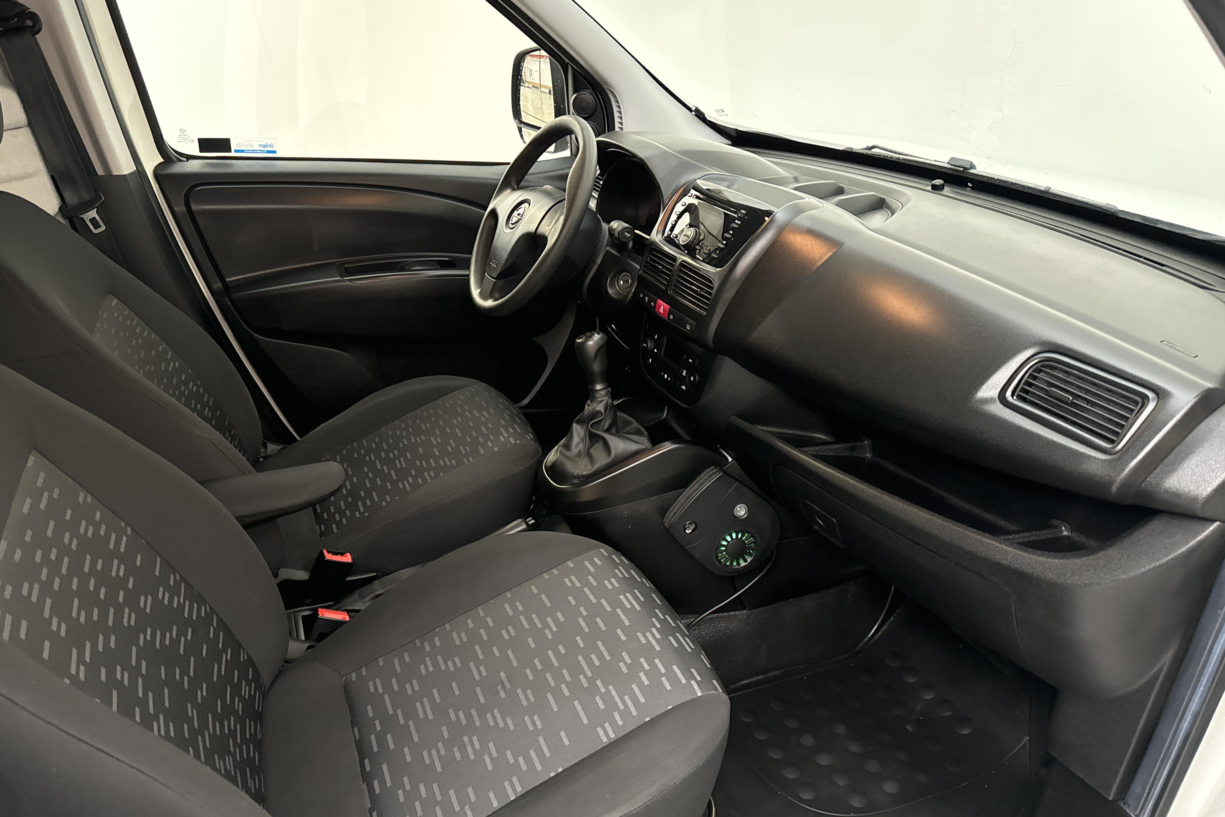 Opel Combo 1.3 CDTI Skåp (90hk) - 98 960 km - Manuaalinen - valkoinen - 2016