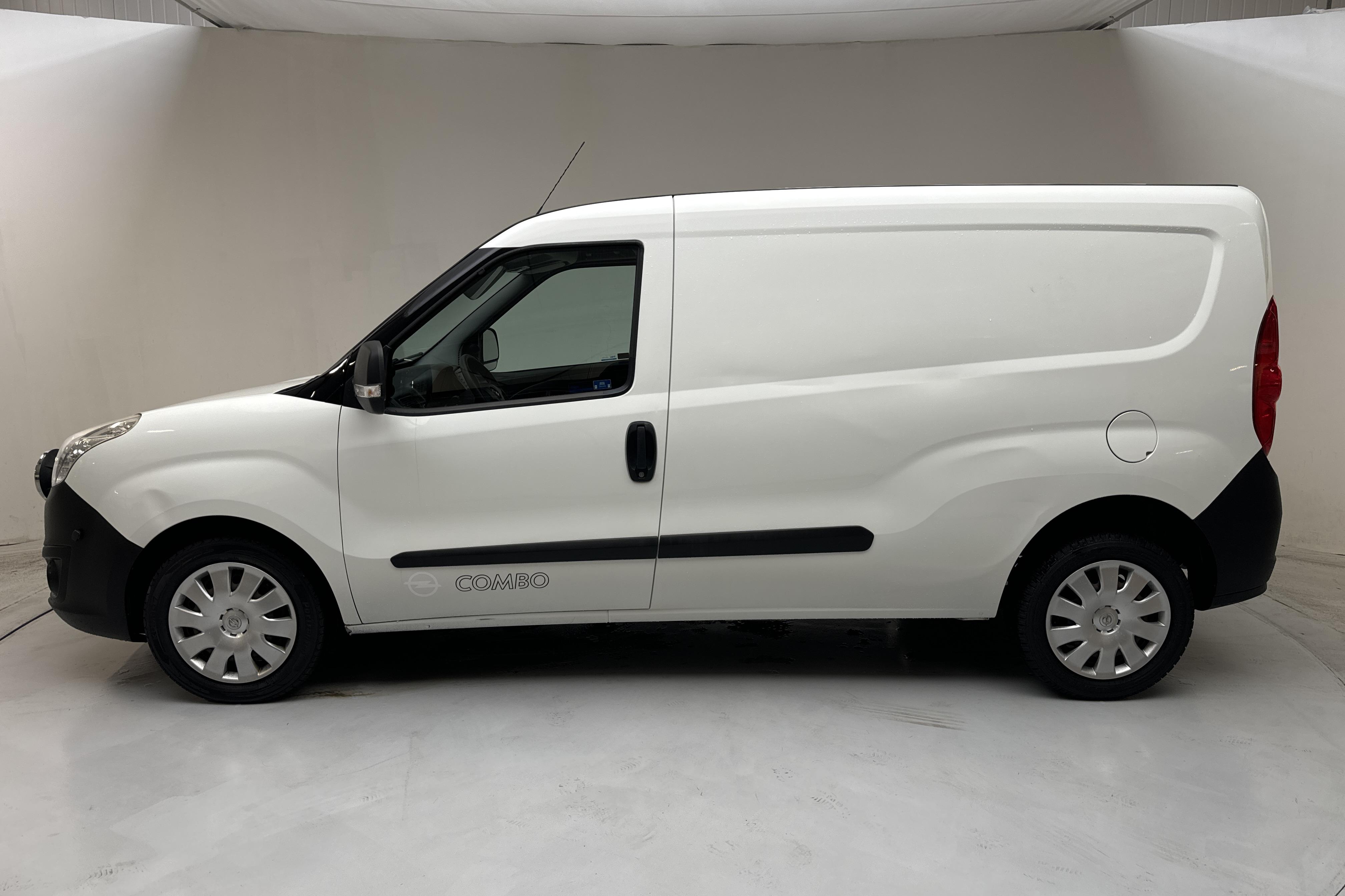 Opel Combo 1.3 CDTI Skåp (90hk) - 98 960 km - Manualna - biały - 2016