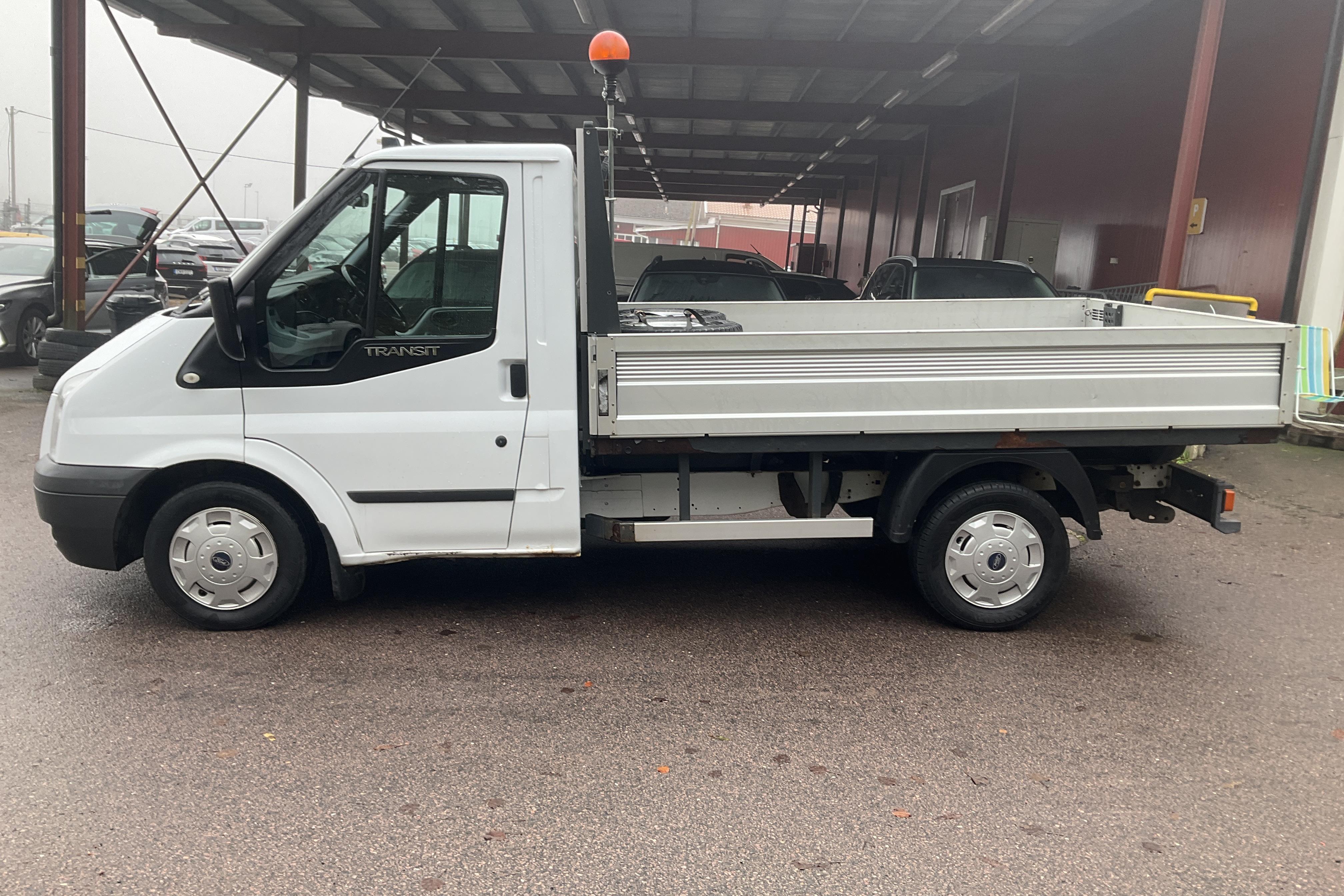 Ford Transit 300 2.2 TDCi Pickup (100hk) - 120 460 km - Manual - white - 2012