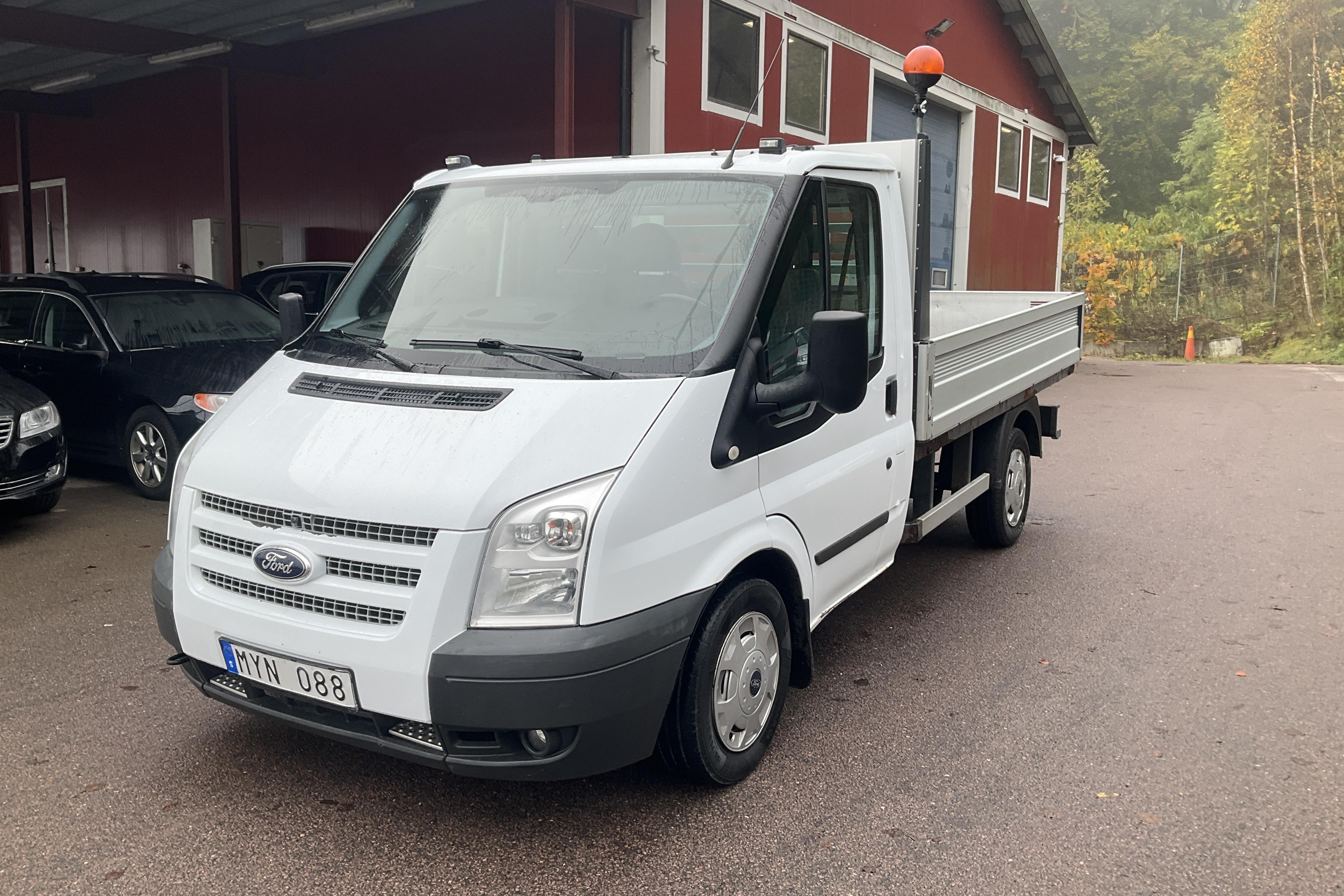 Ford Transit 300 2.2 TDCi Pickup (100hk) - 120 460 km - Manual - white - 2012