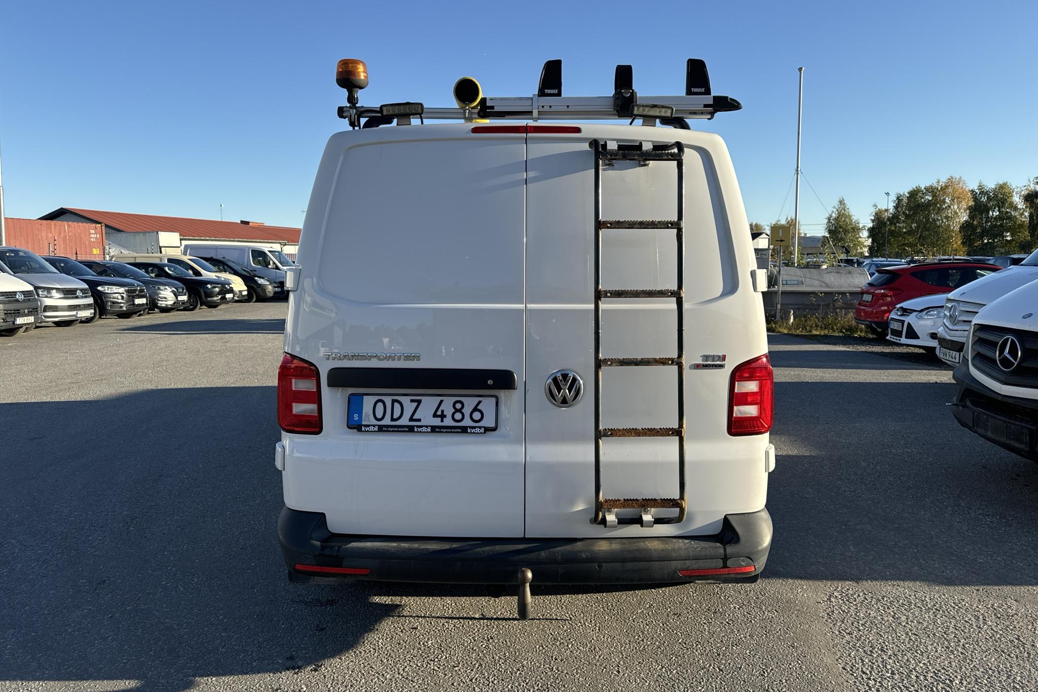 VW Transporter Kombi T6 2.0 TDI BMT Skåp 4MOTION (150hk) - 75 810 km - Käsitsi - valge - 2018