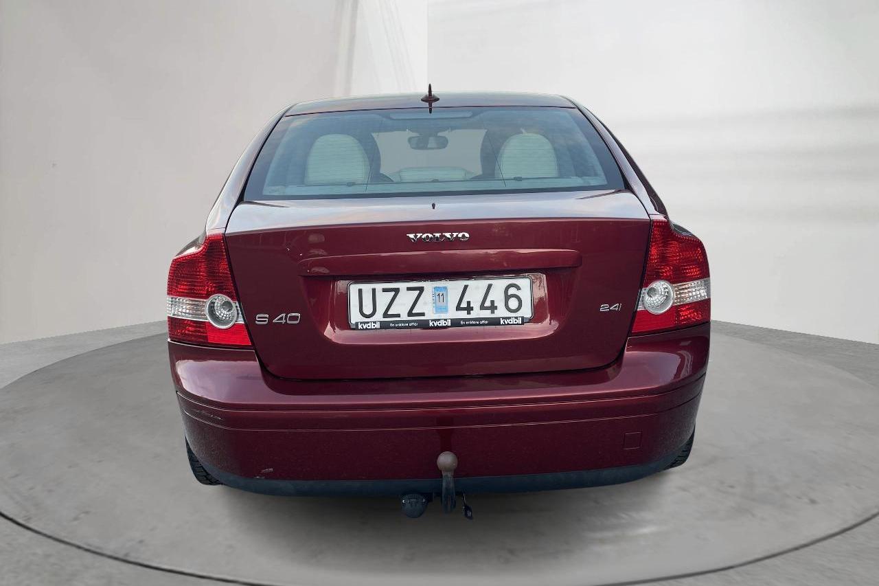 Volvo S40 2.4 (140hk) - 97 400 km - Automatic - red - 2005