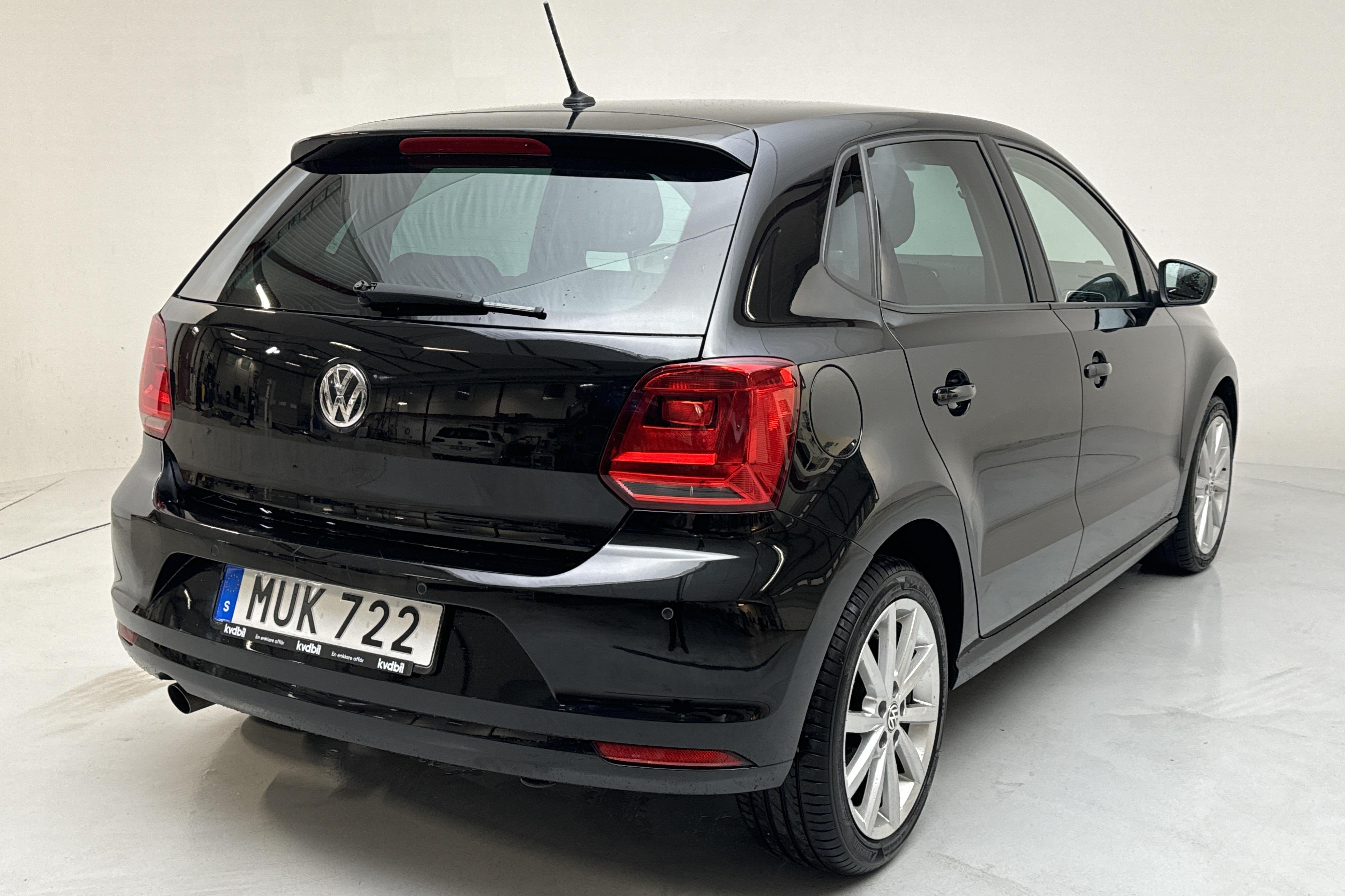 VW Polo 1.2 TSI 5dr (90hk) - 84 890 km - Automatyczna - czarny - 2016