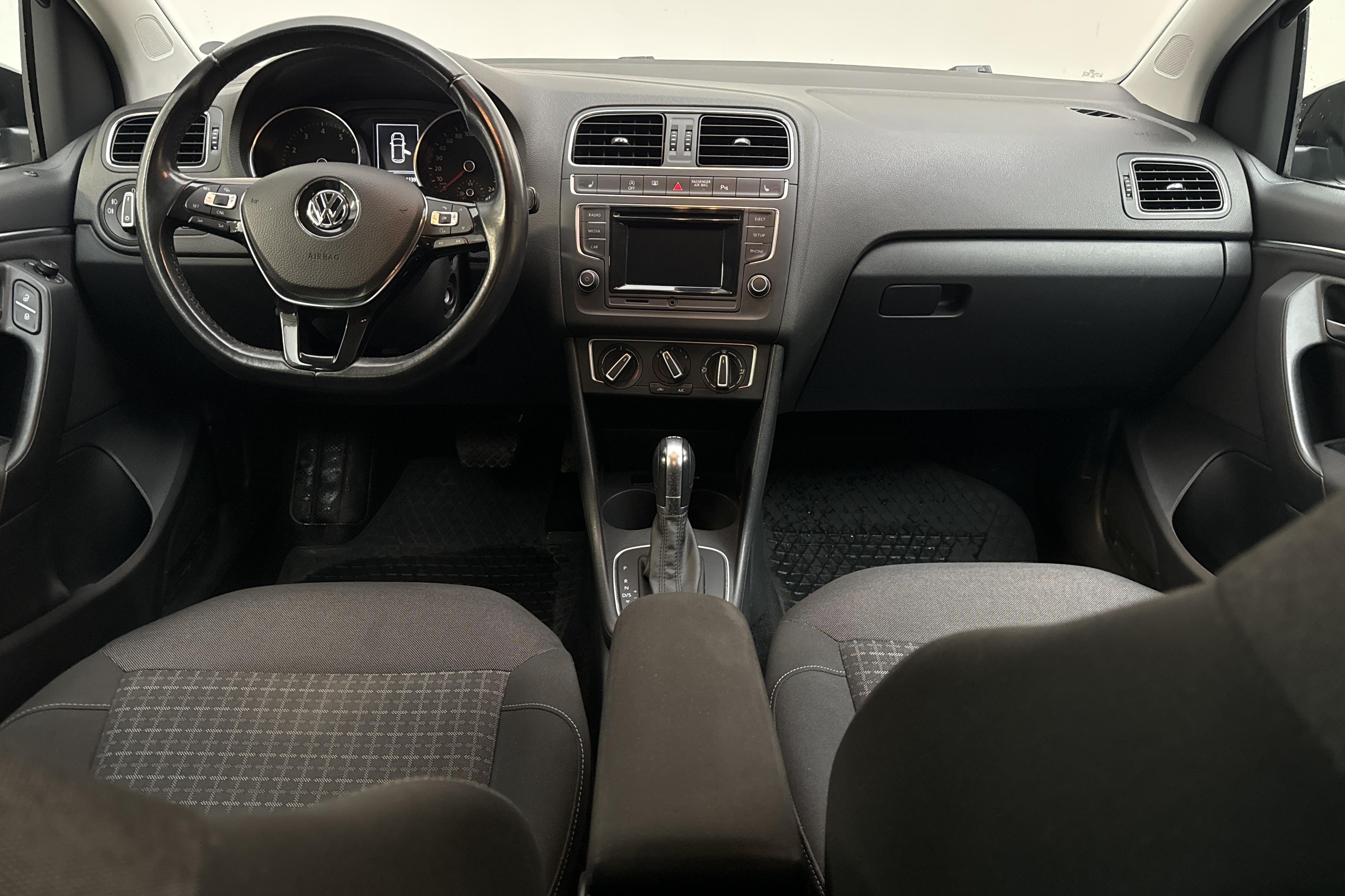 VW Polo 1.2 TSI 5dr (90hk) - 84 890 km - Automatyczna - czarny - 2016