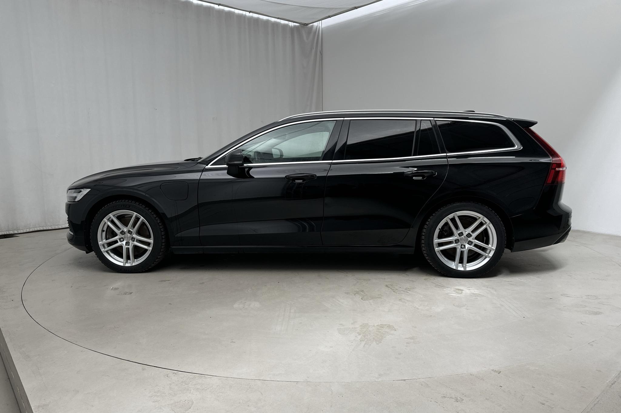 Volvo V60 T6 AWD Recharge (350hk) - 12 838 mil - Automat - svart - 2022