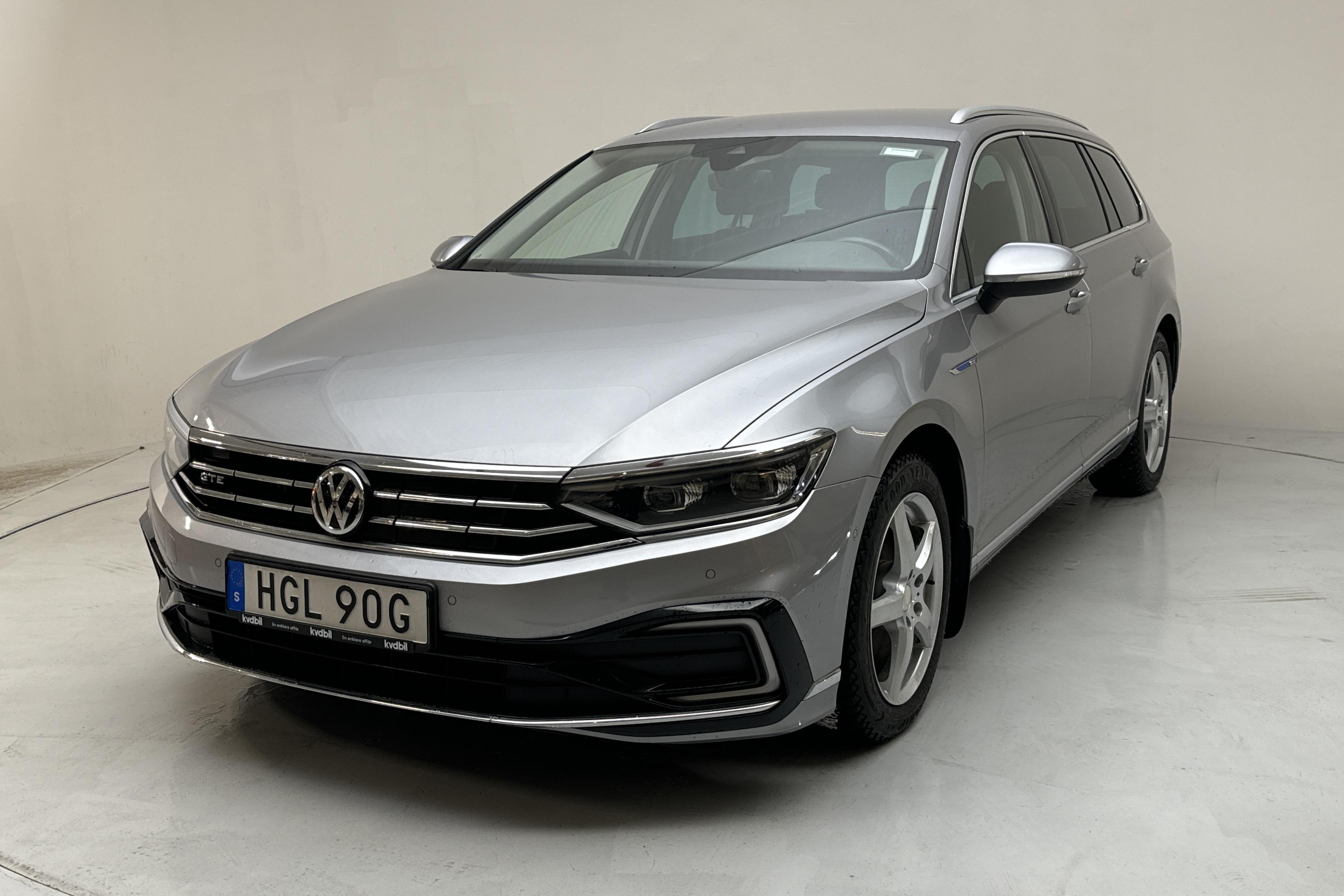 VW Passat 1.4 GTE Sportscombi (218hk) - 7 438 mil - Automat - silver - 2020