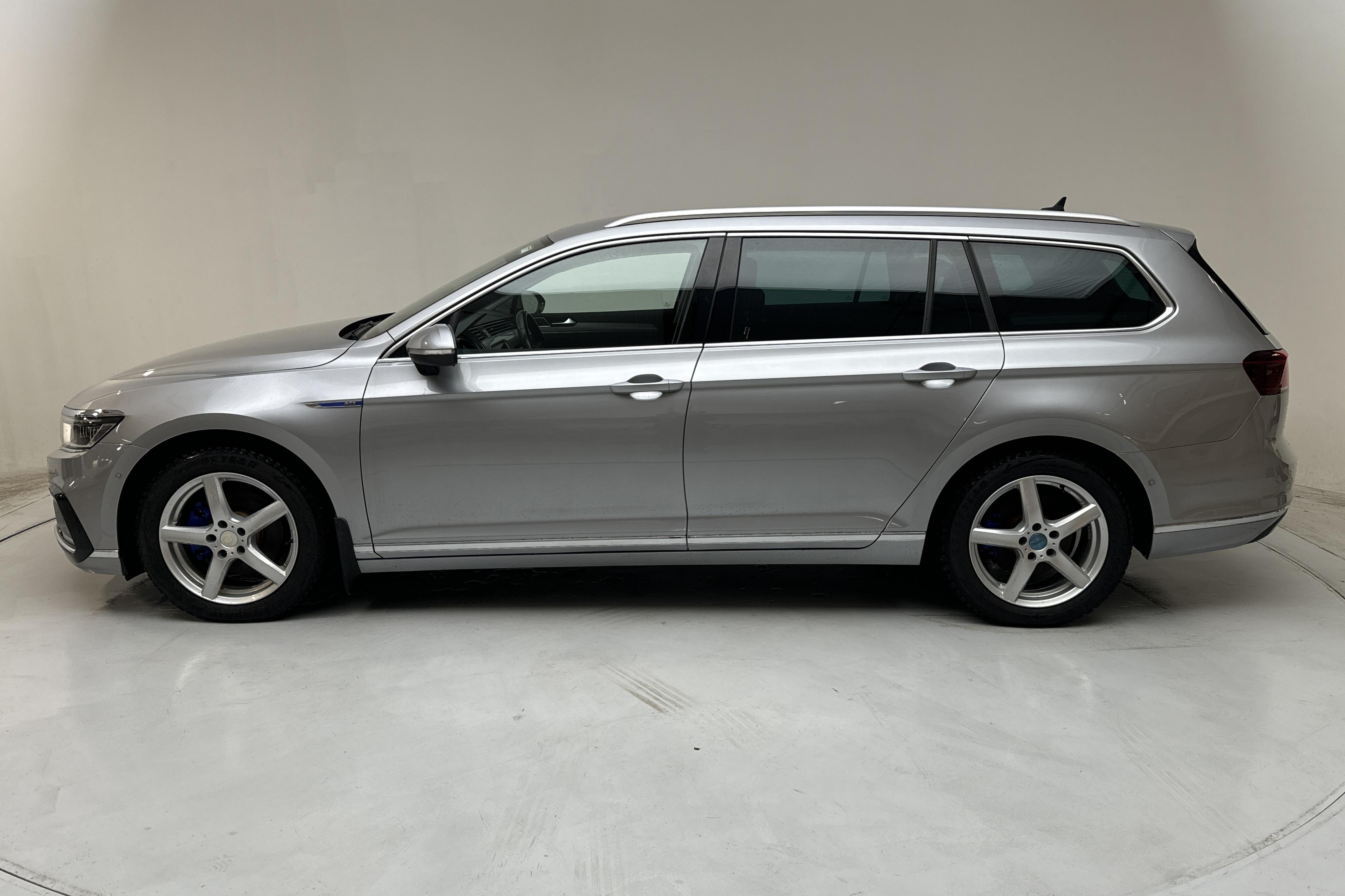 VW Passat 1.4 GTE Sportscombi (218hk) - 7 438 mil - Automat - silver - 2020