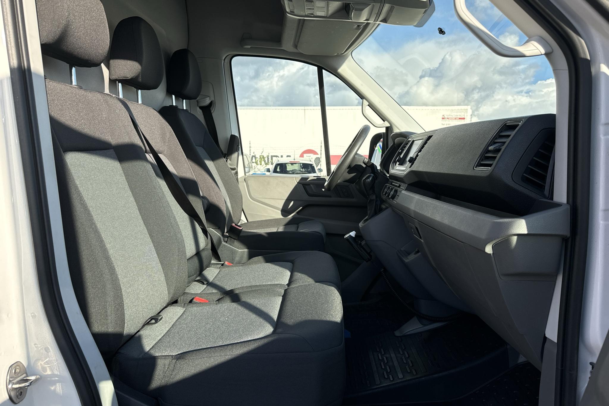 VW Crafter 35 2.0 TDI Skåp 4Motion (177hk) - 9 554 mil - Automat - vit - 2019