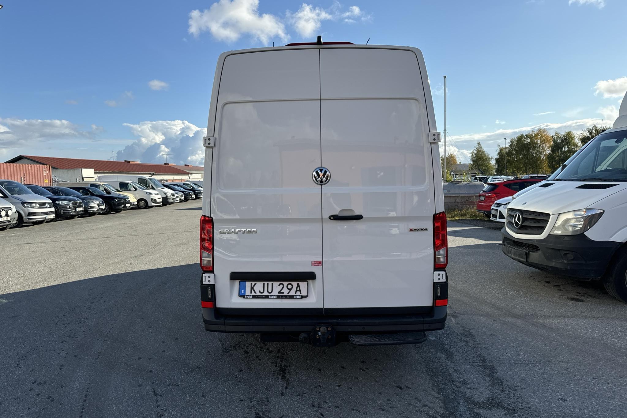 VW Crafter 35 2.0 TDI Skåp 4Motion (177hk) - 9 554 mil - Automat - vit - 2019