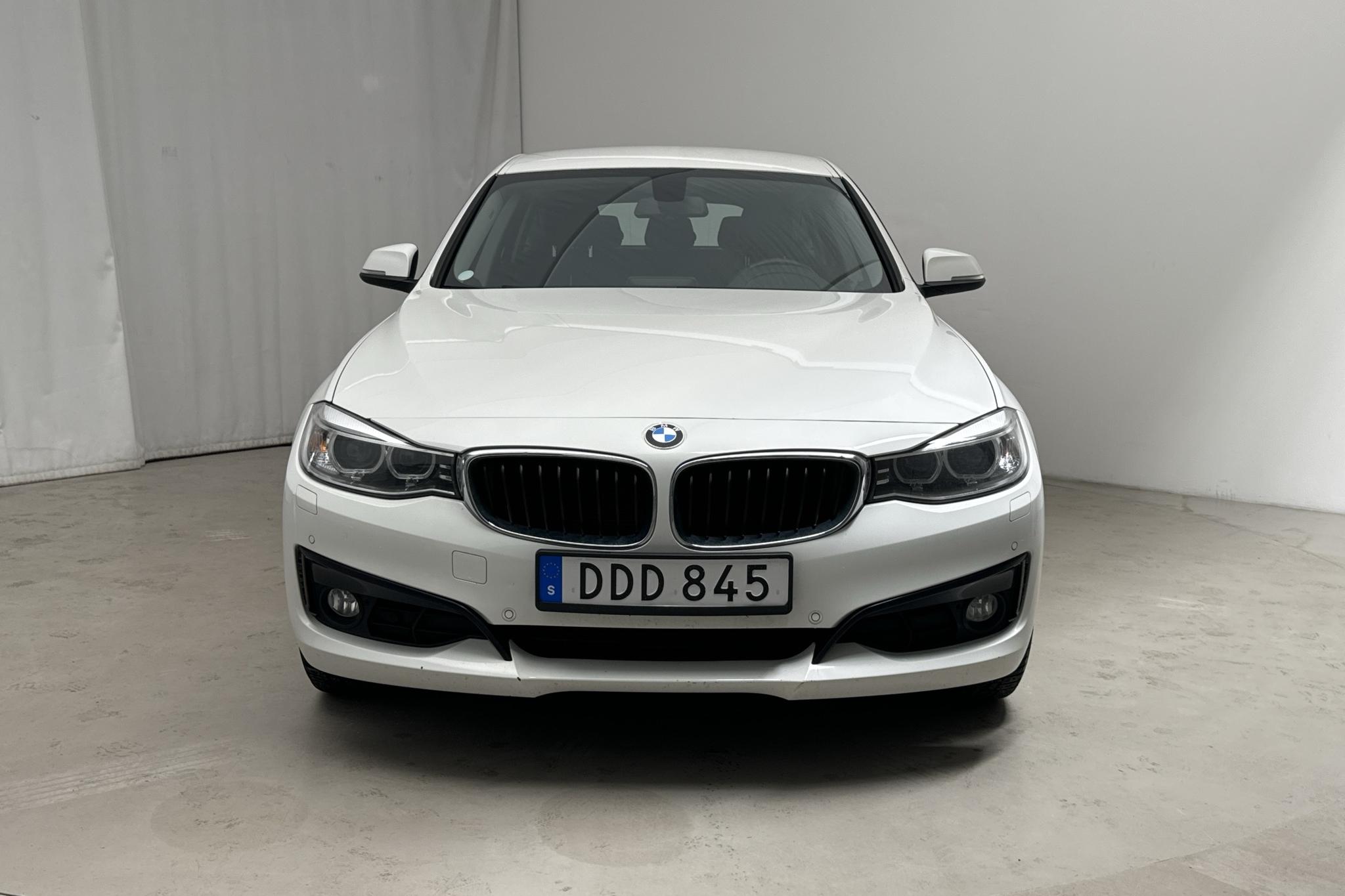 BMW 320d GT xDrive, F34 (184hk) - 12 230 mil - Manuell - vit - 2014