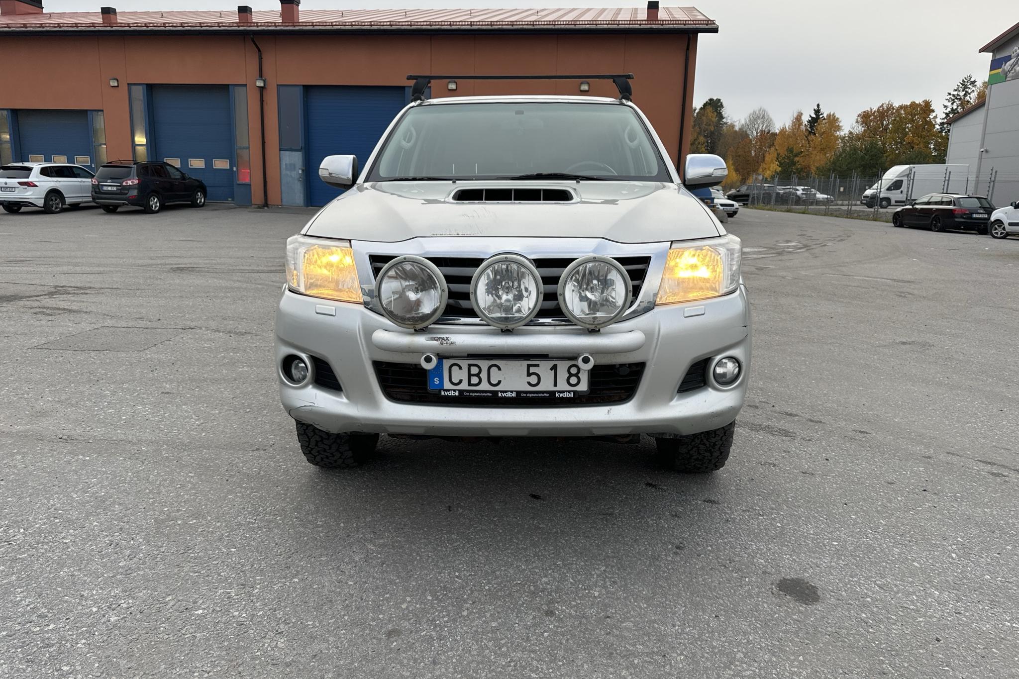 Toyota Hilux 3.0 D-4D 4WD (171hk) - 349 690 km - Automatic - silver - 2013