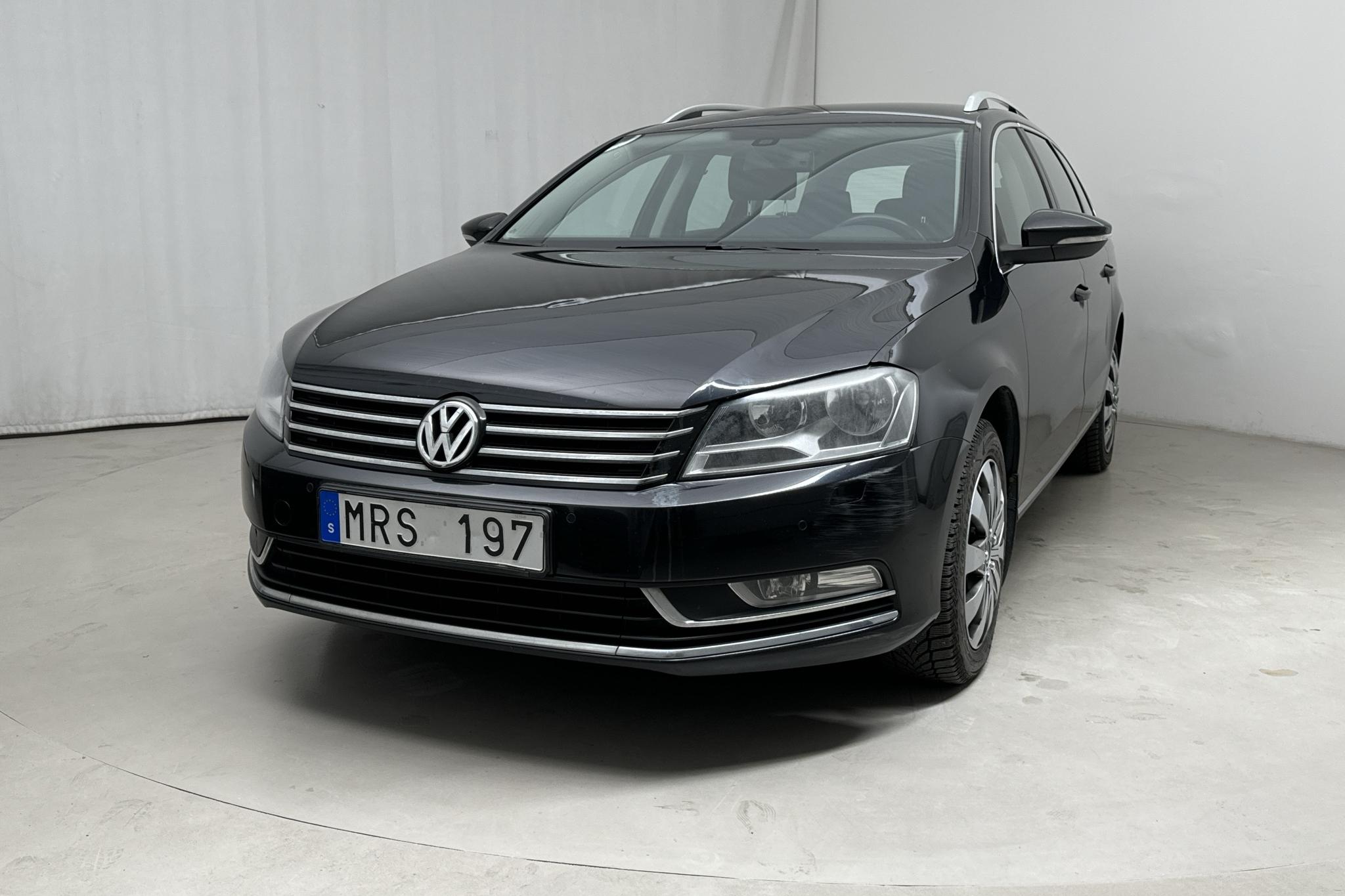 VW Passat 1.4 TSI EcoFuel Variant (150hk) - 127 700 km - Automatic - black - 2013