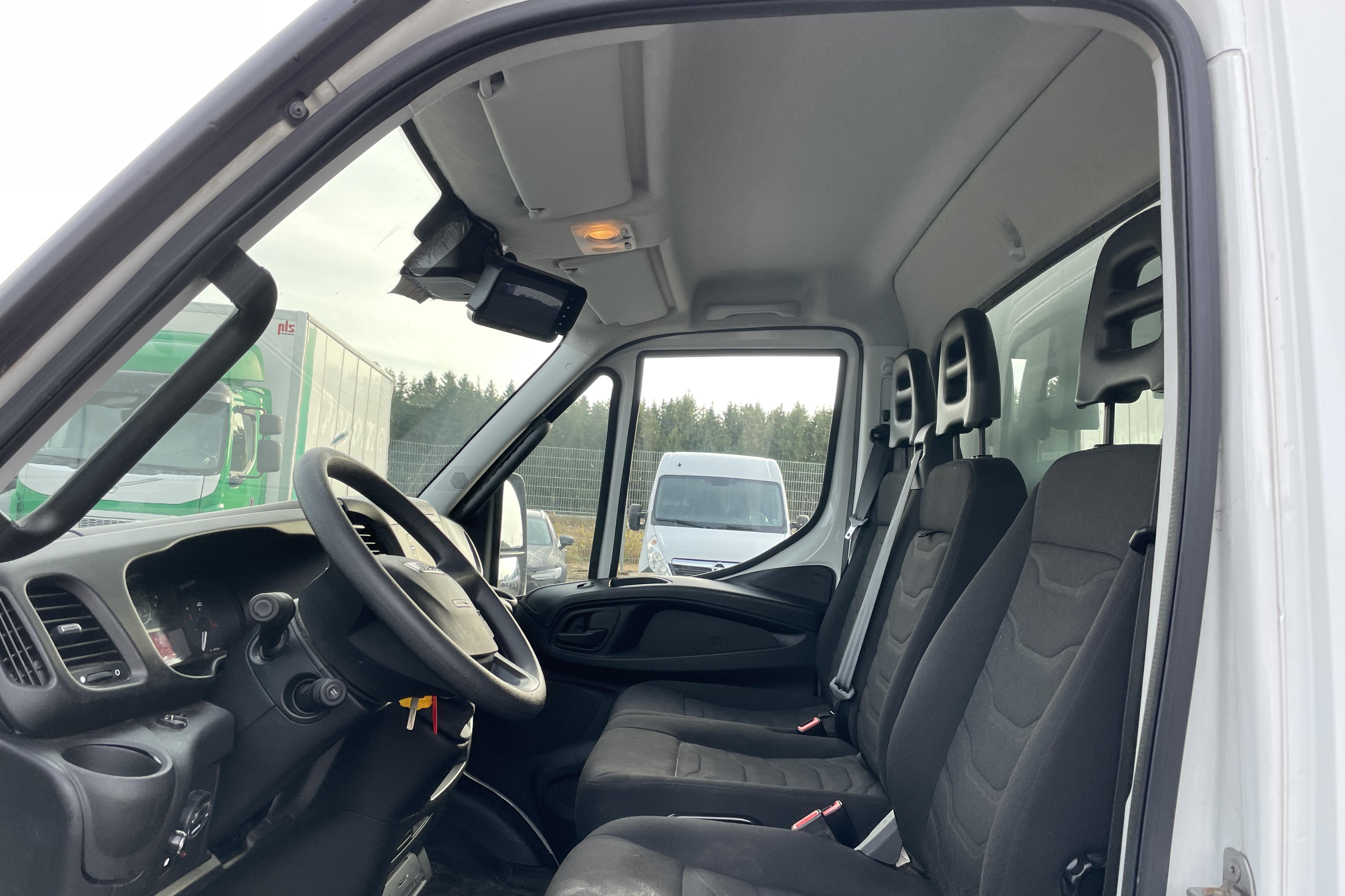 Iveco DAILY 70C17H A8 - 269 254 km - Automatyczna - biały - 2017