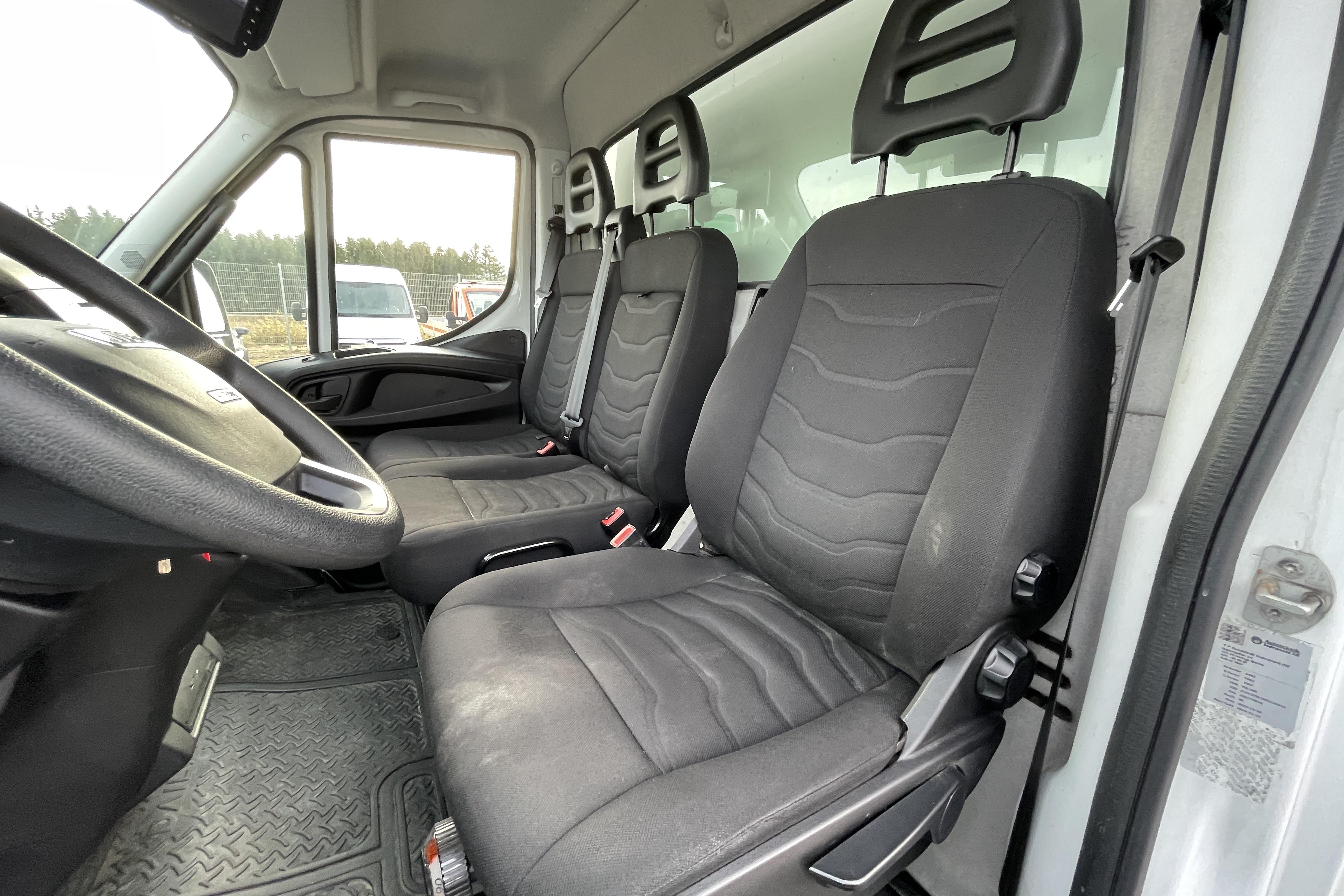 Iveco DAILY 70C17H A8 - 269 254 km - Automatyczna - biały - 2017