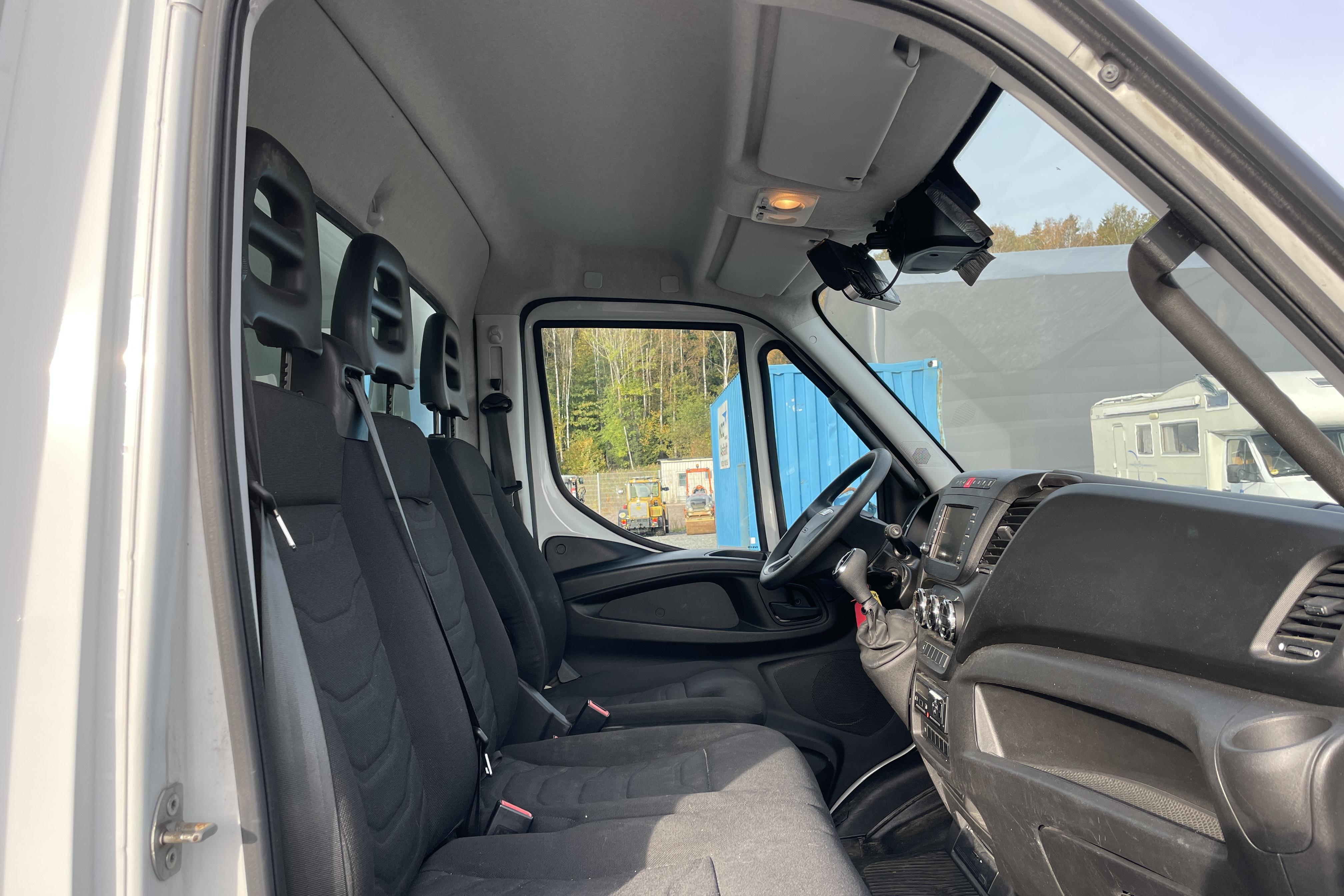 Iveco DAILY 70C17H A8 - 269 254 km - Automat - vit - 2017