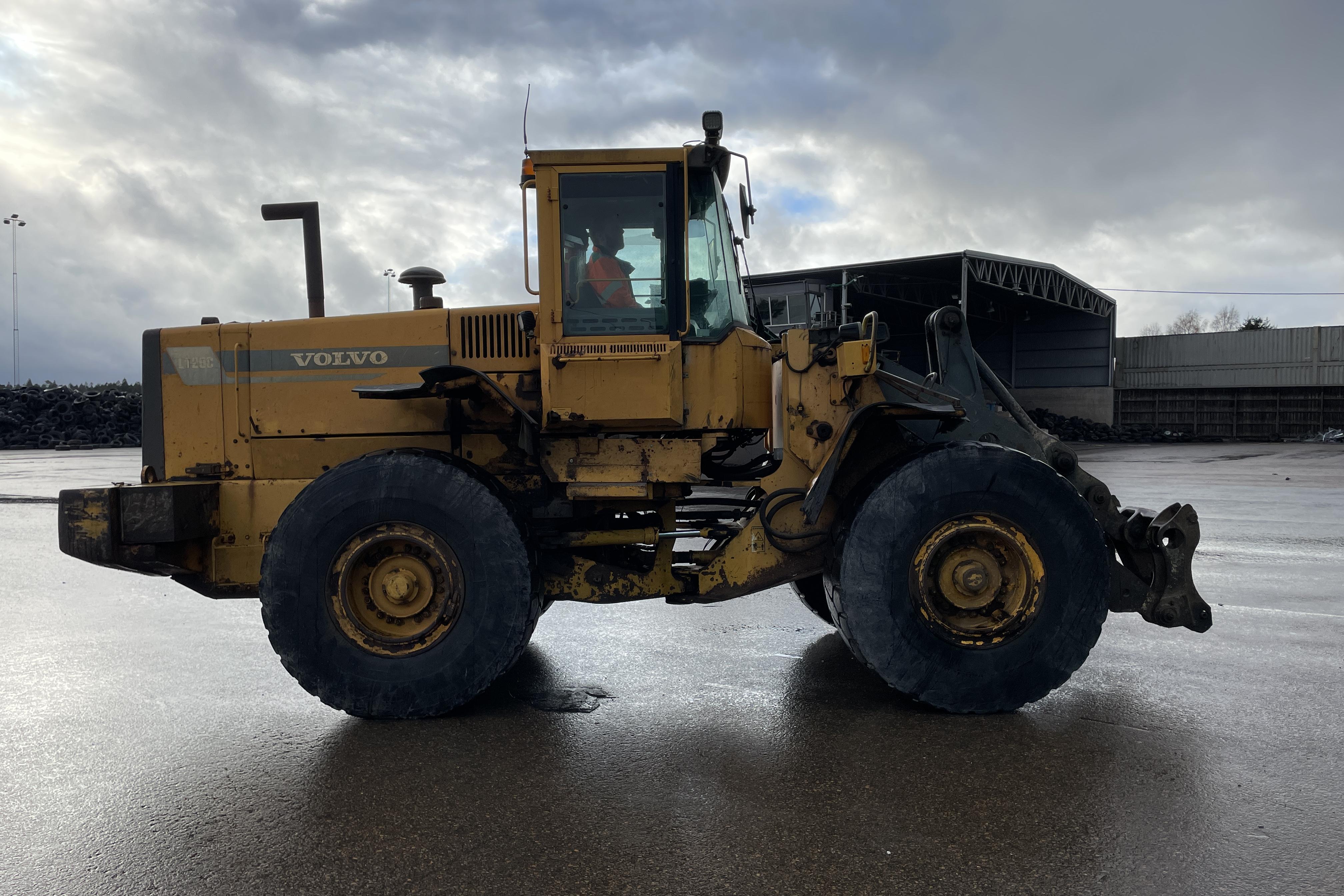 Volvo L120C -  - 1999