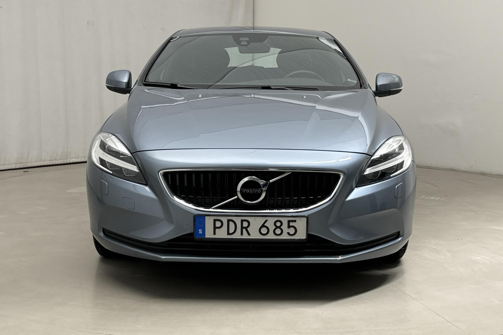 Volvo V40 D2 (120hk) - 59 880 km - Manualna - Light Blue - 2017