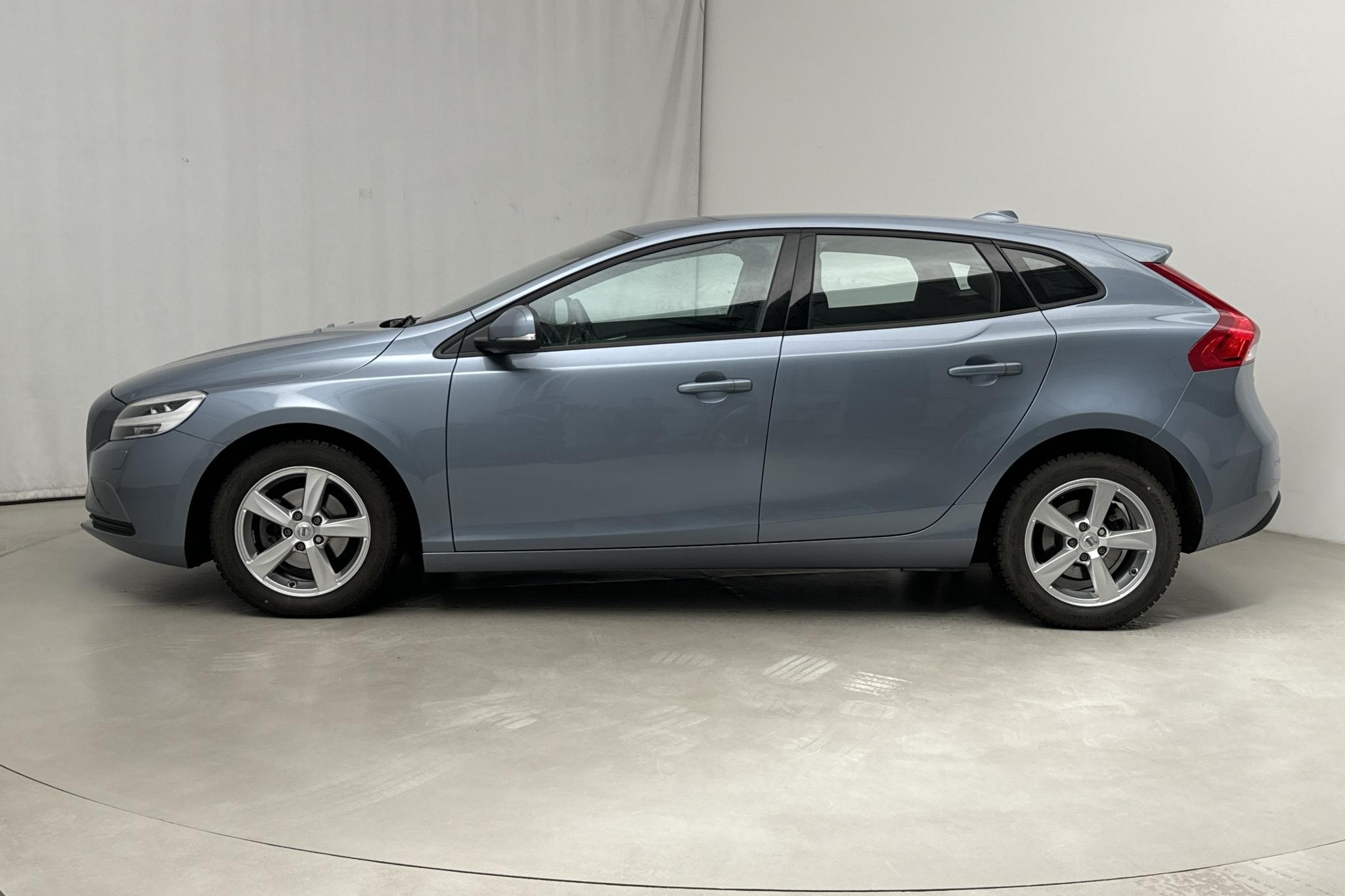 Volvo V40 D2 (120hk) - 5 988 mil - Manuell - Light Blue - 2017