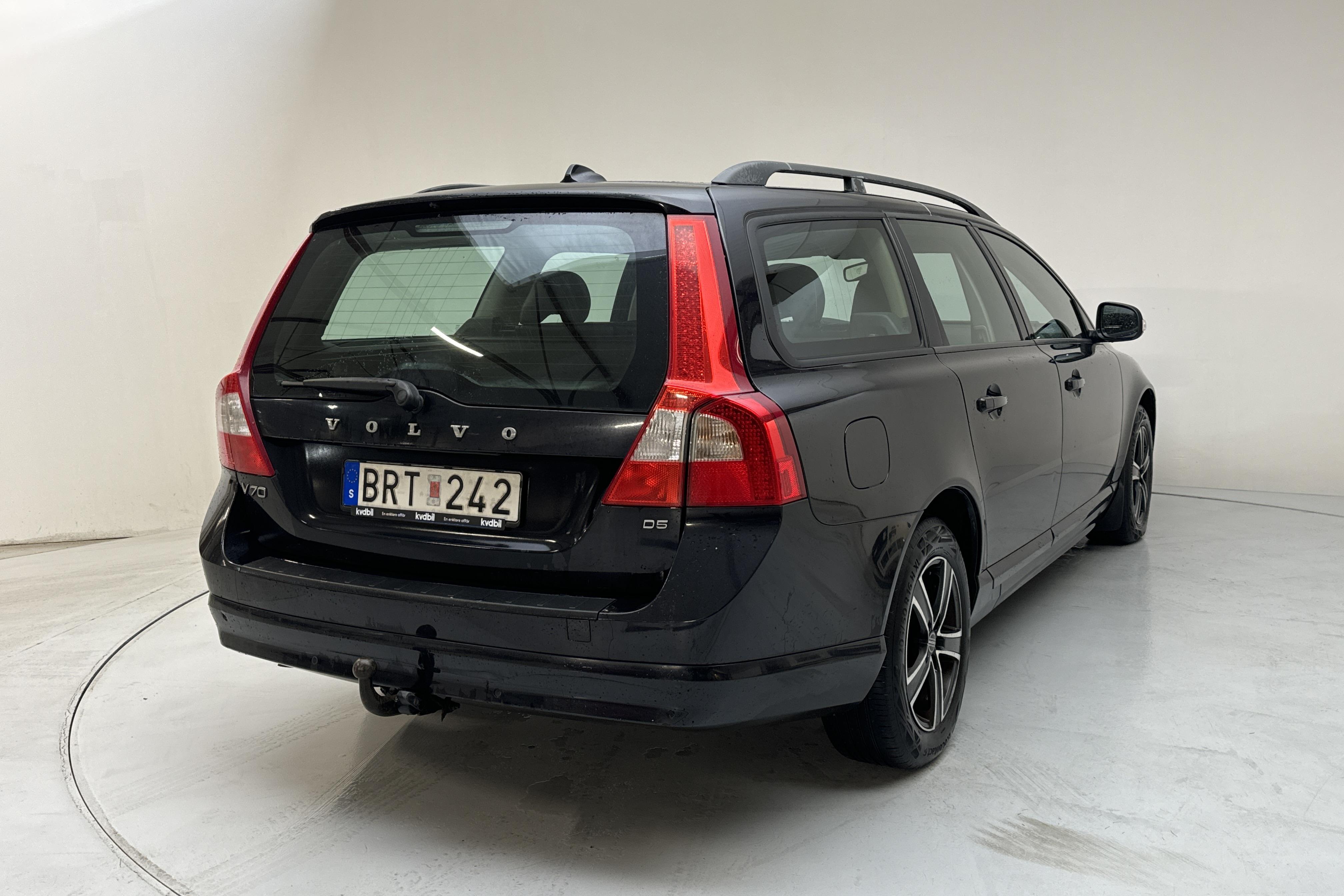 Volvo V70 II D5 (185hk) - 272 740 km - Automatic - black - 2009