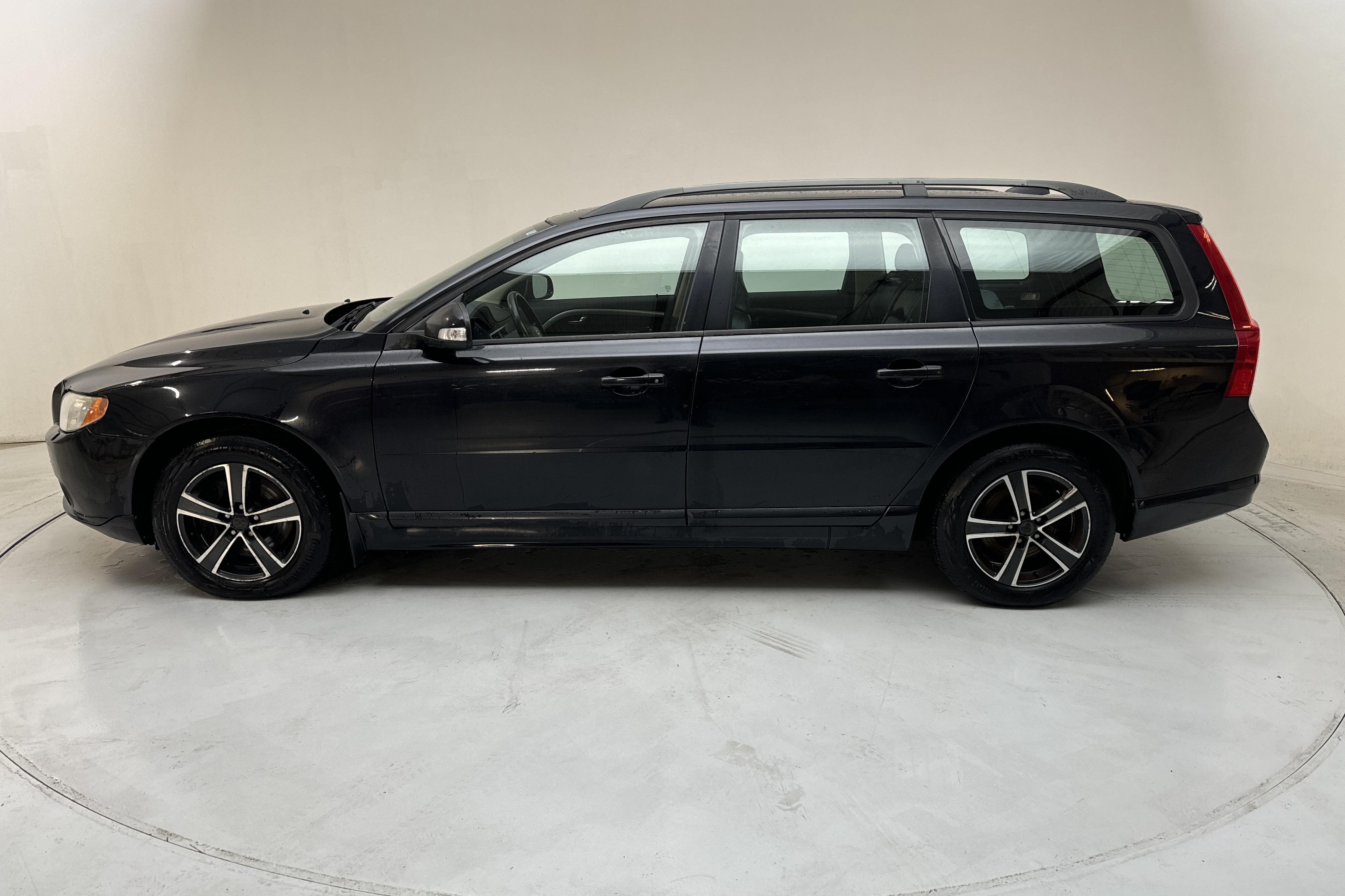 Volvo V70 II D5 (185hk) - 272 740 km - Automatyczna - czarny - 2009