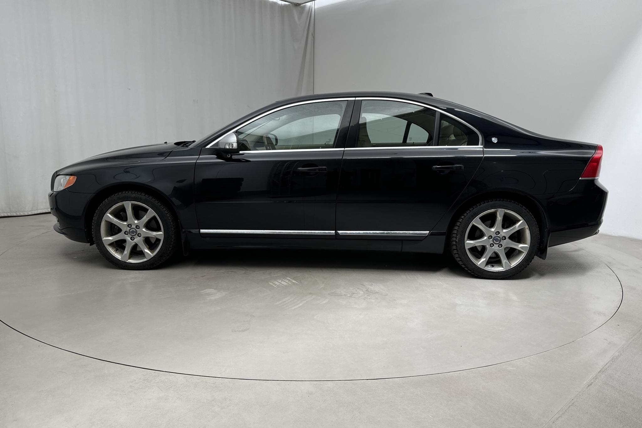 Volvo S80 V8 AWD (315hk) - 185 910 km - Automaattinen - musta - 2010