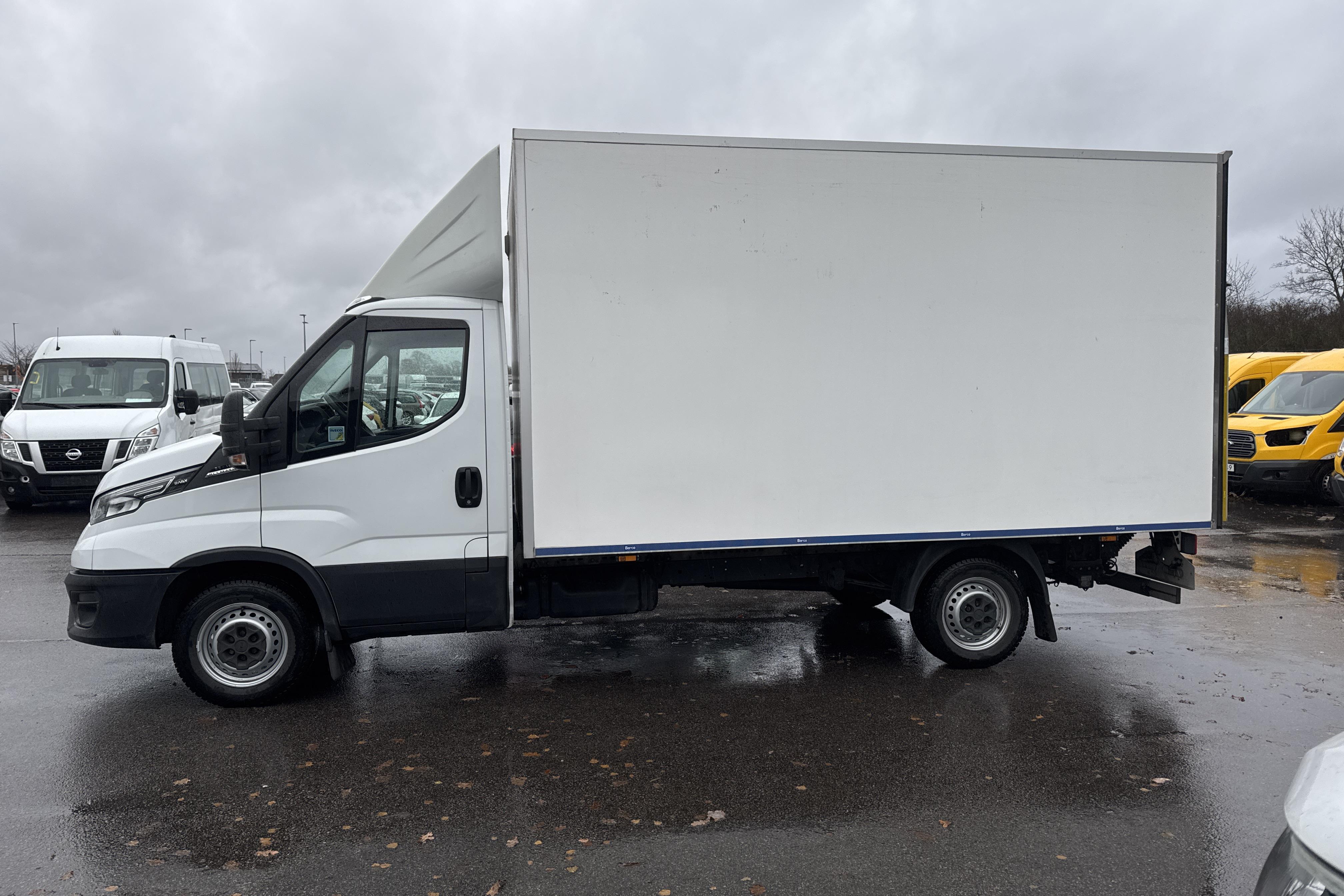 Iveco Daily 35 2.3 Volymskåp (156hk) - 128 990 km - Automaattinen - valkoinen - 2021