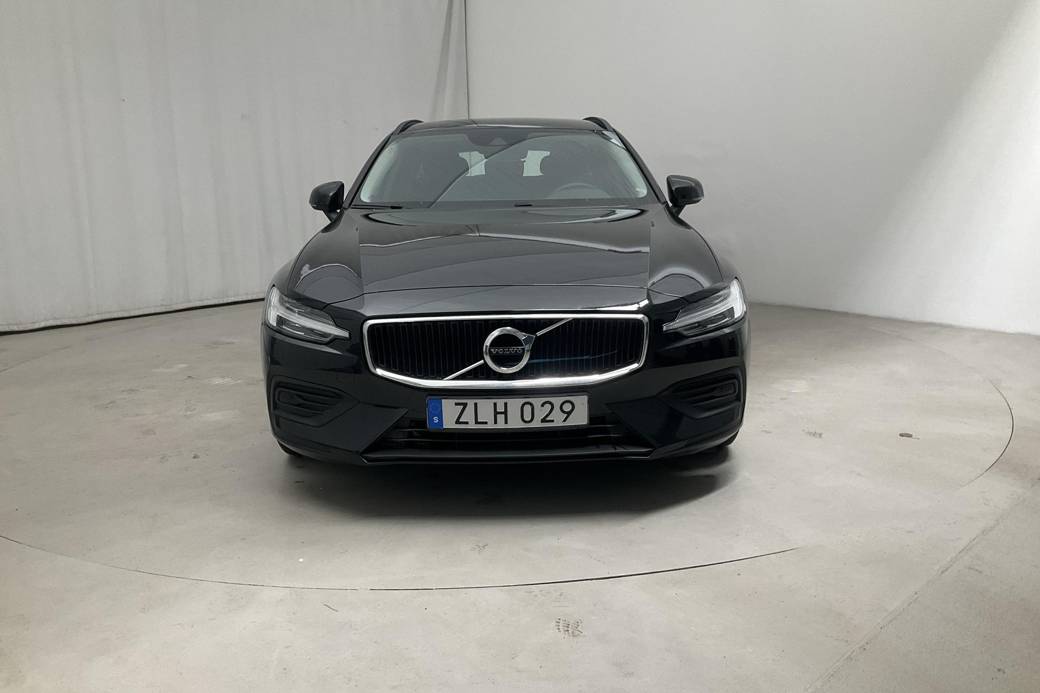 Volvo V60 D3 (150hk) - 8 972 mil - Manuell - svart - 2019