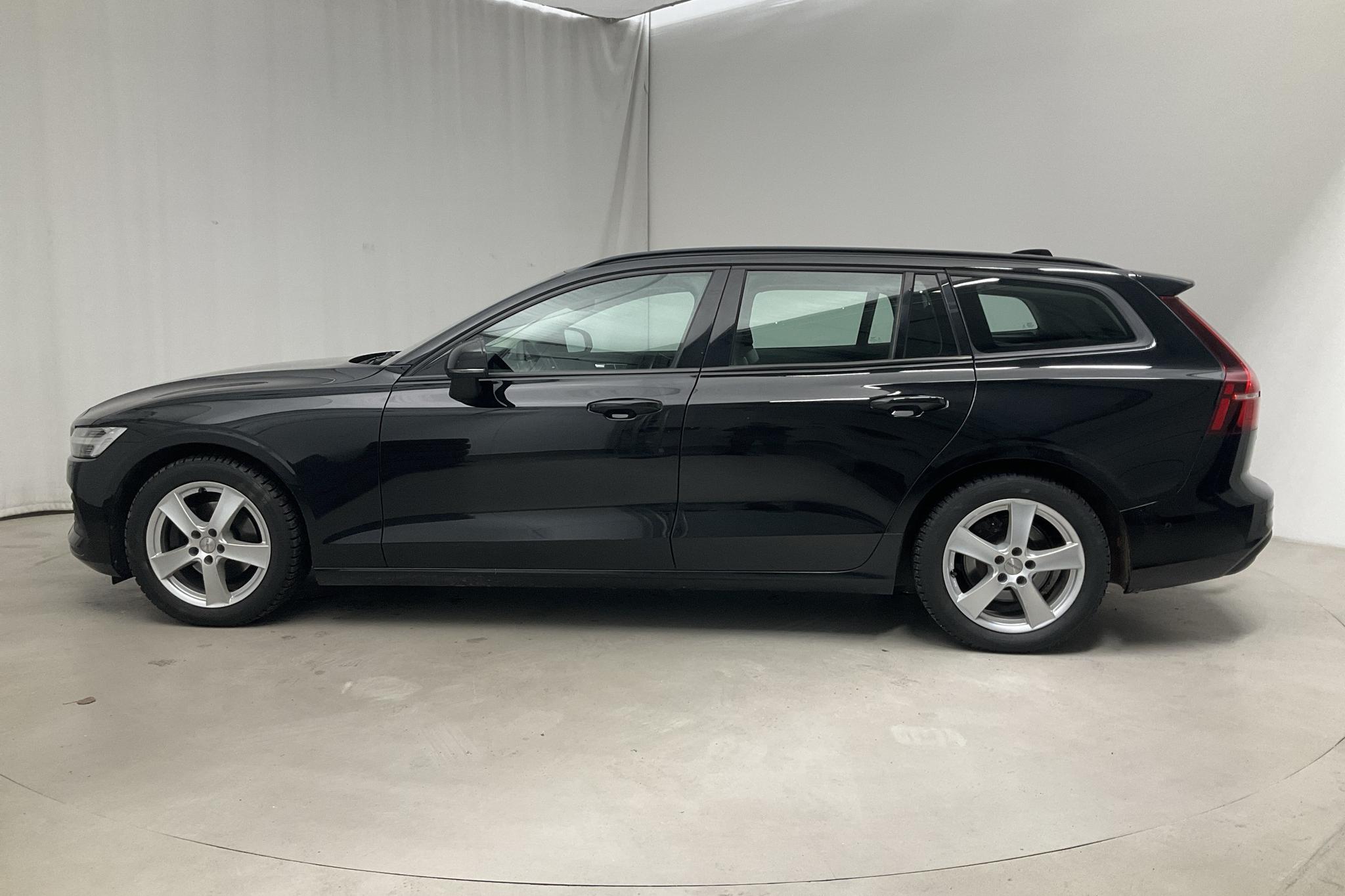 Volvo V60 D3 (150hk) - 8 972 mil - Manuell - svart - 2019