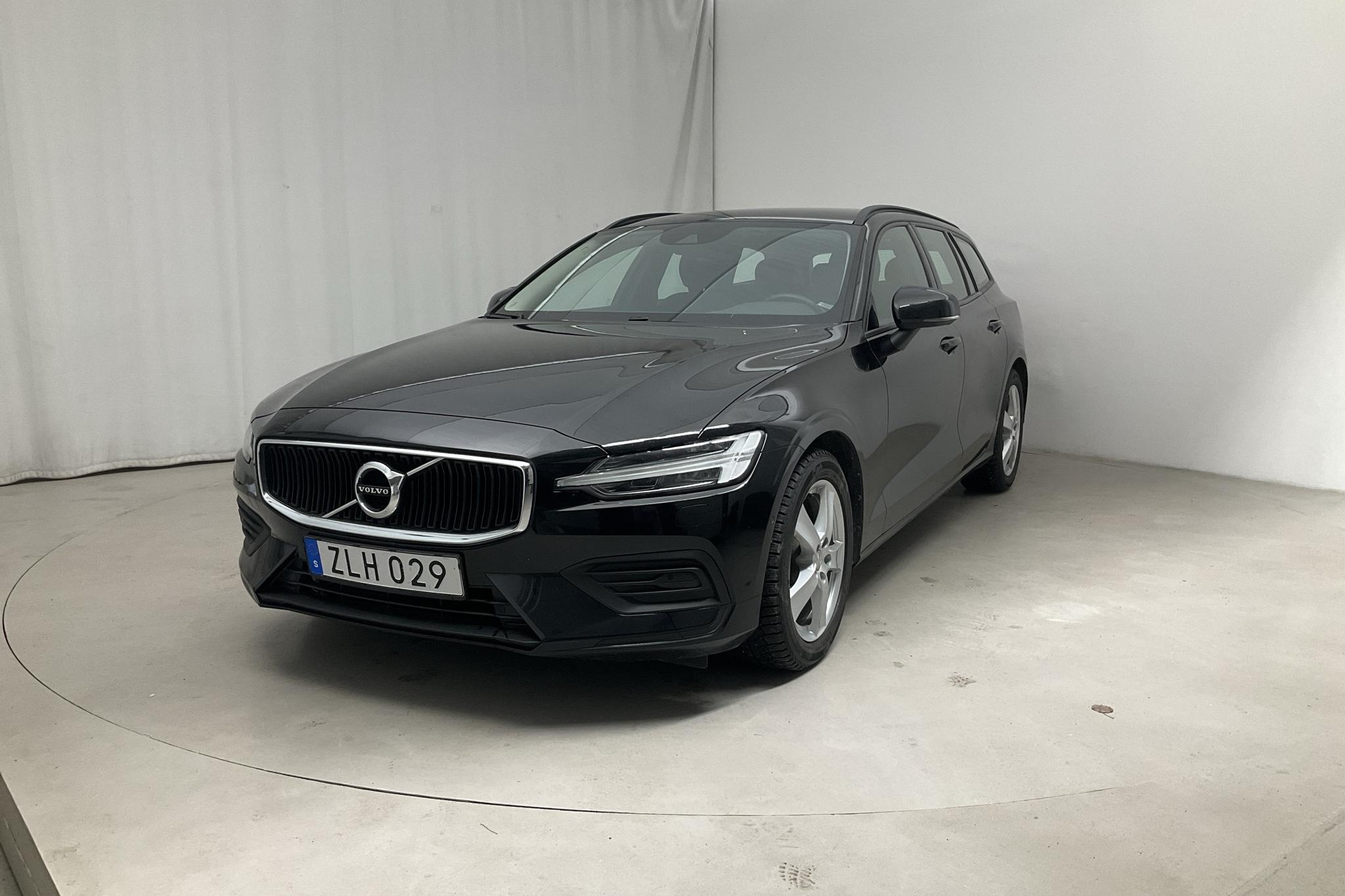 Volvo V60 D3 (150hk) - 8 972 mil - Manuell - svart - 2019