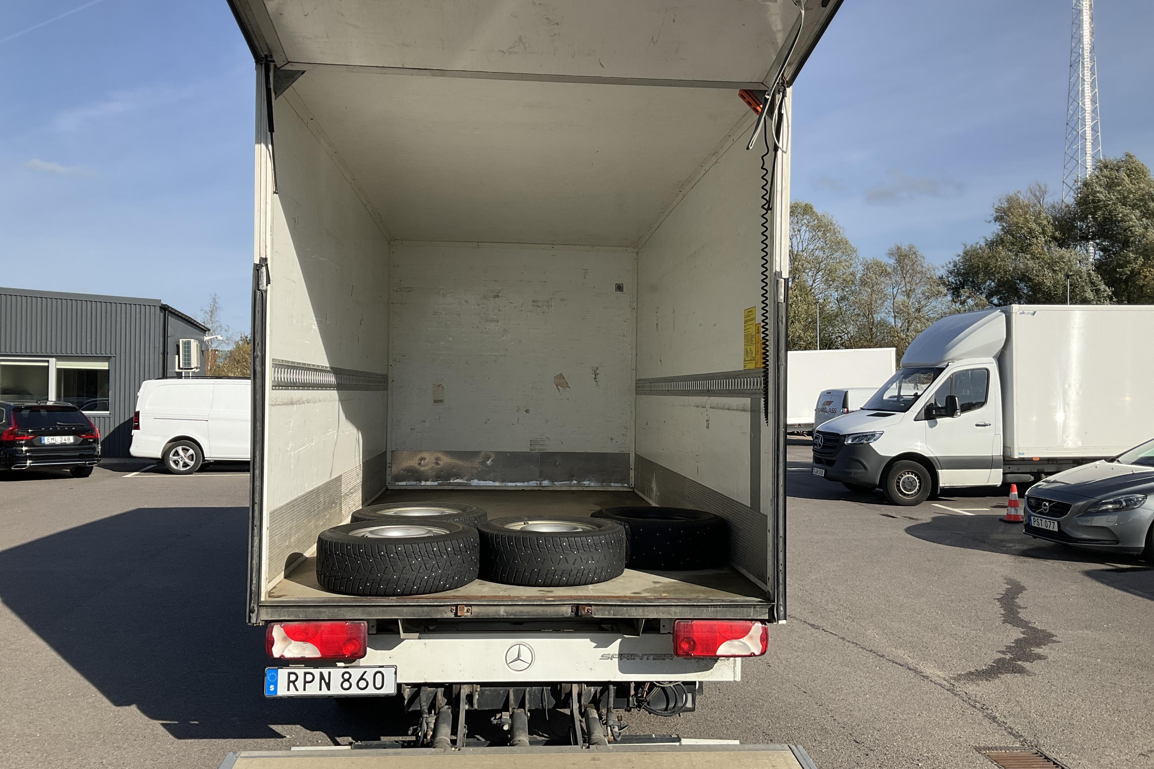 Mercedes Sprinter 314 CDI Volymskåp 2WD (143hk) - 24 534 mil - Manuell - vit - 2019