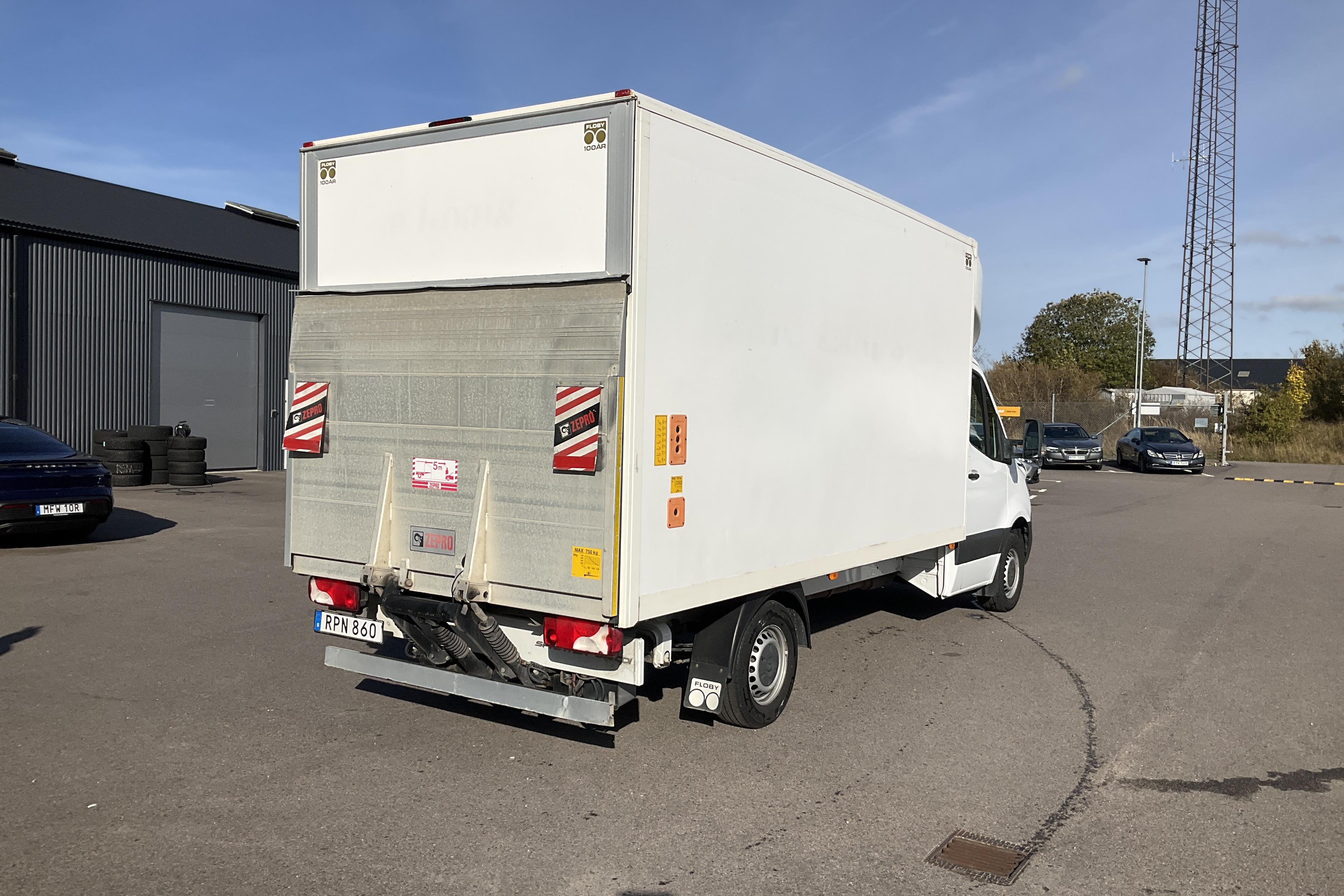 Mercedes Sprinter 314 CDI Volymskåp 2WD (143hk) - 245 340 km - Manualna - biały - 2019