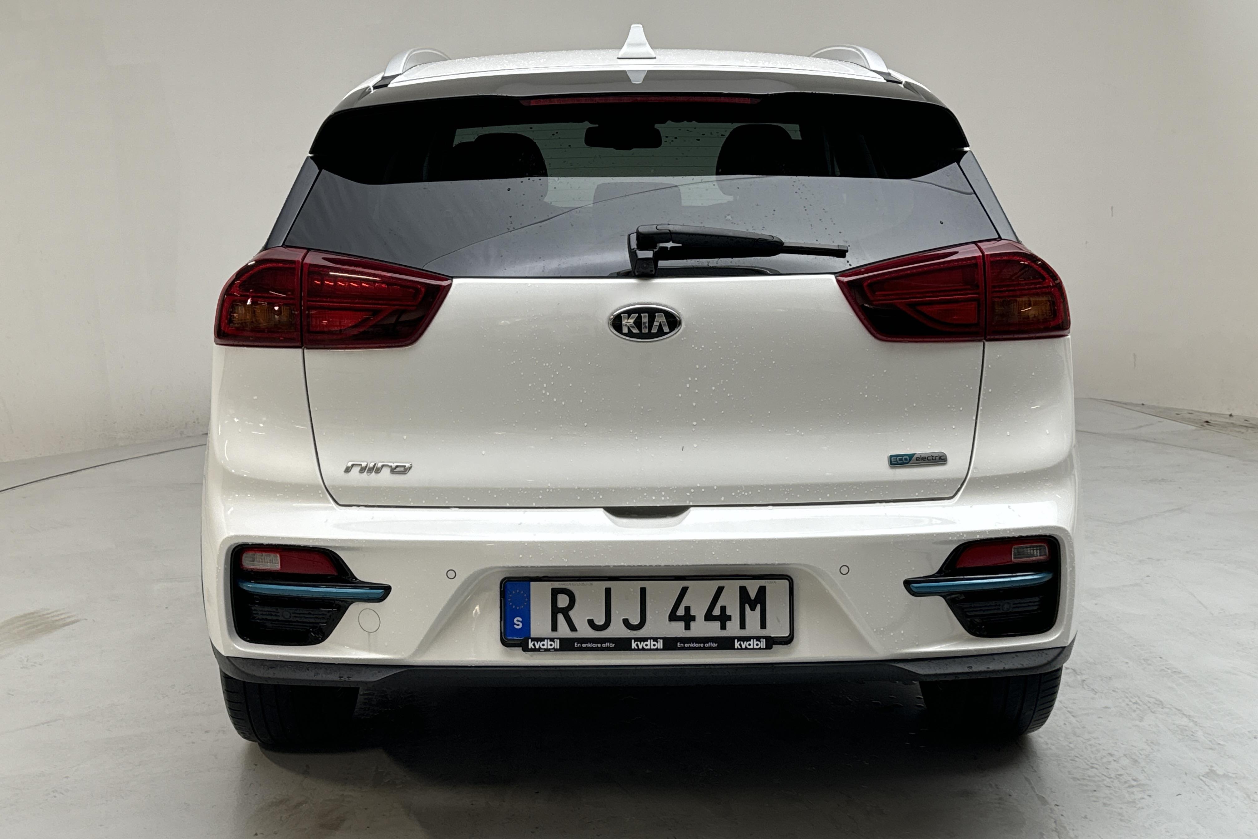 KIA Niro EV 64 kWh (204hk) - 6 853 mil - Automat - vit - 2020