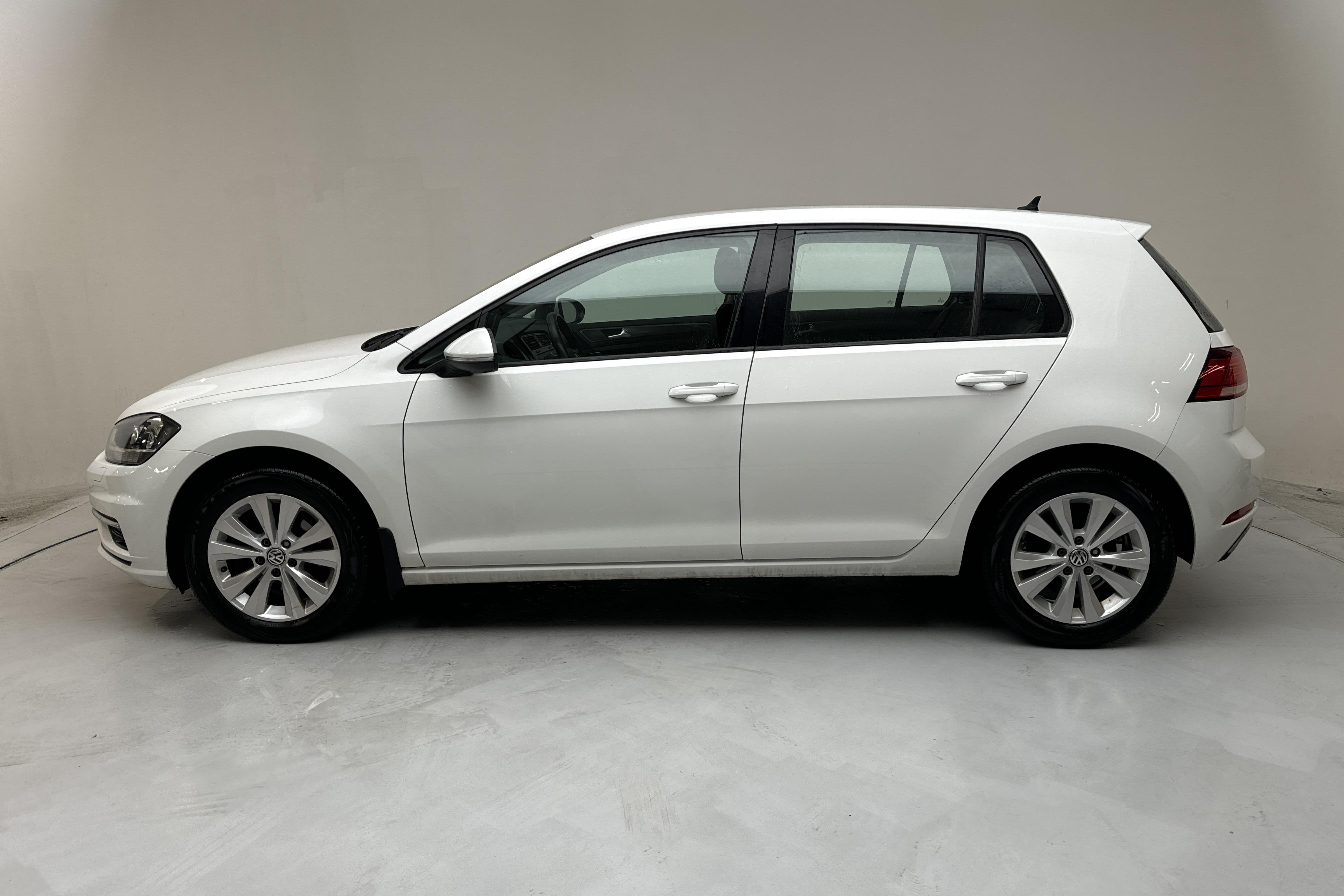 VW Golf VII 1.0 TSI 5dr (110hk) - 62 790 km - Automaatne - valge - 2018